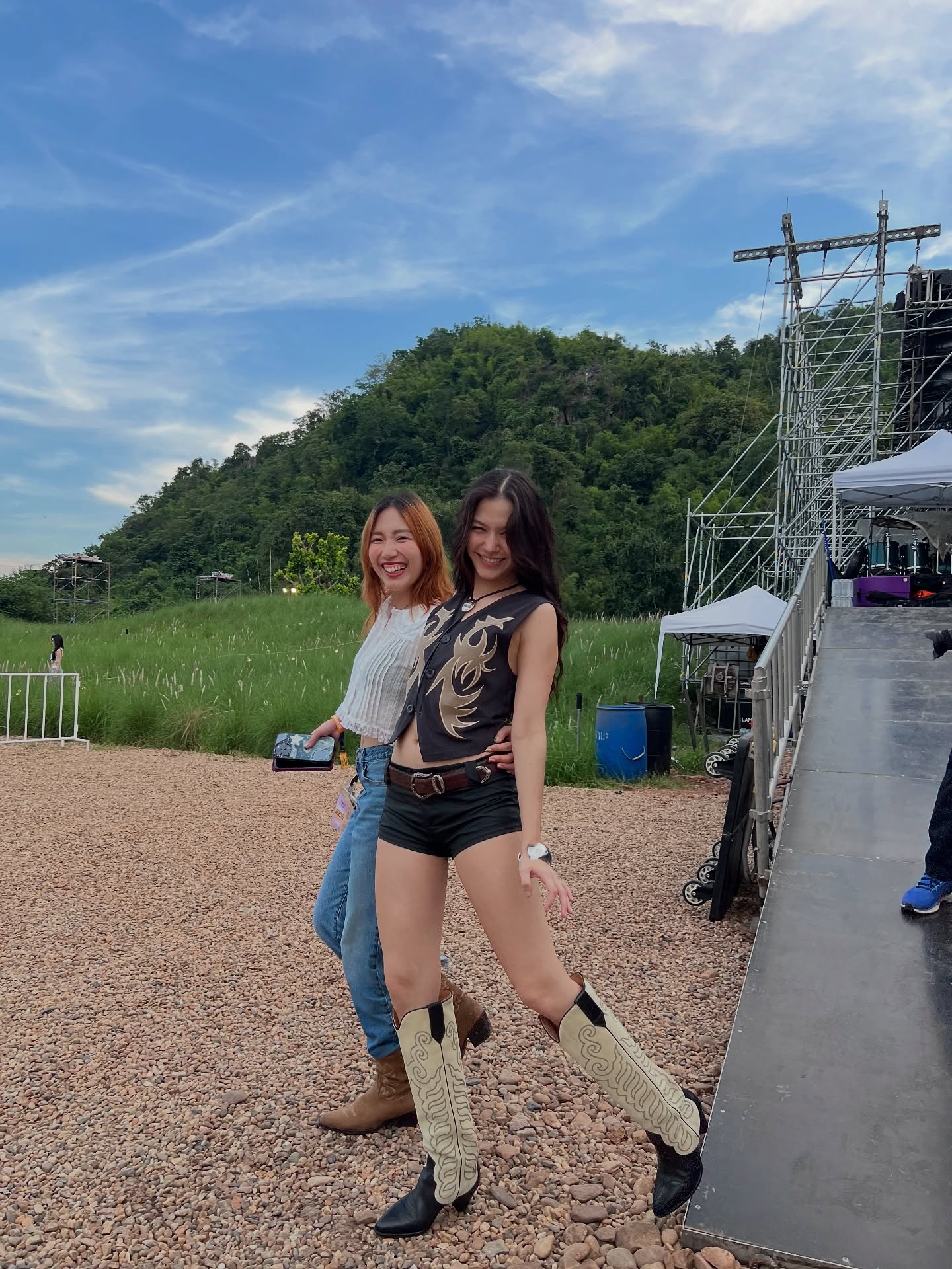 วี - วิโอเลต วอเทียร์