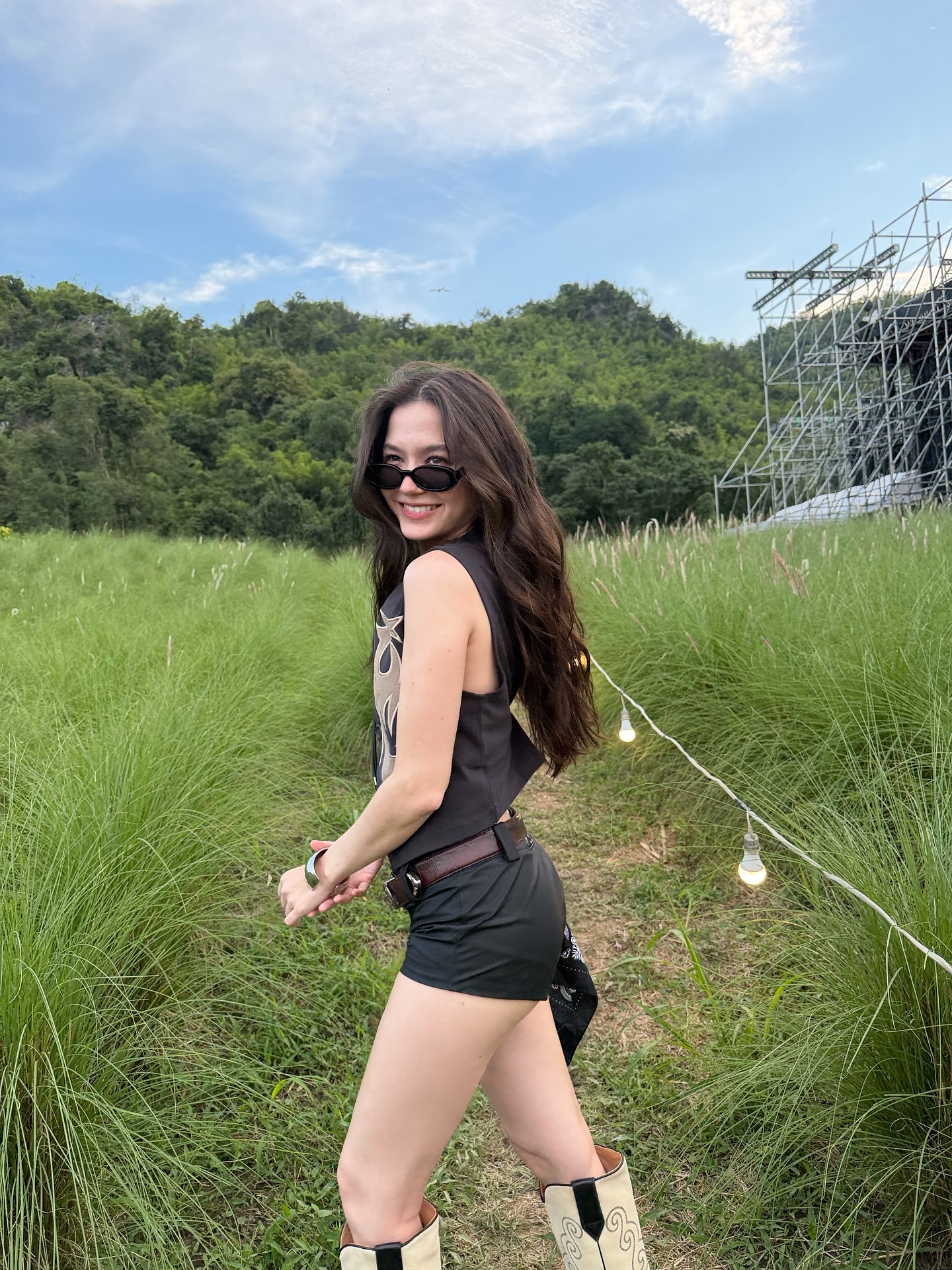 วี - วิโอเลต วอเทียร์