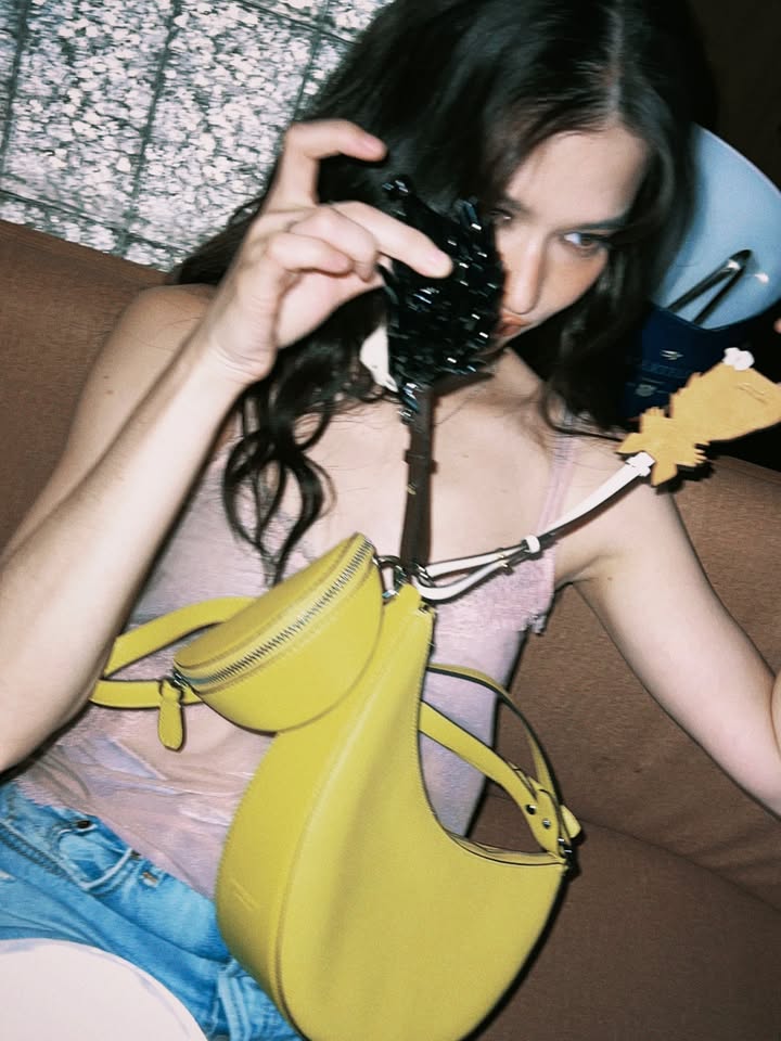 วี - วิโอเลต วอเทียร์