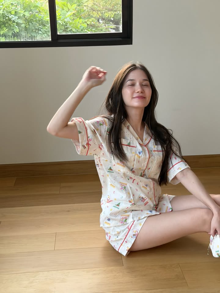 วี - วิโอเลต วอเทียร์