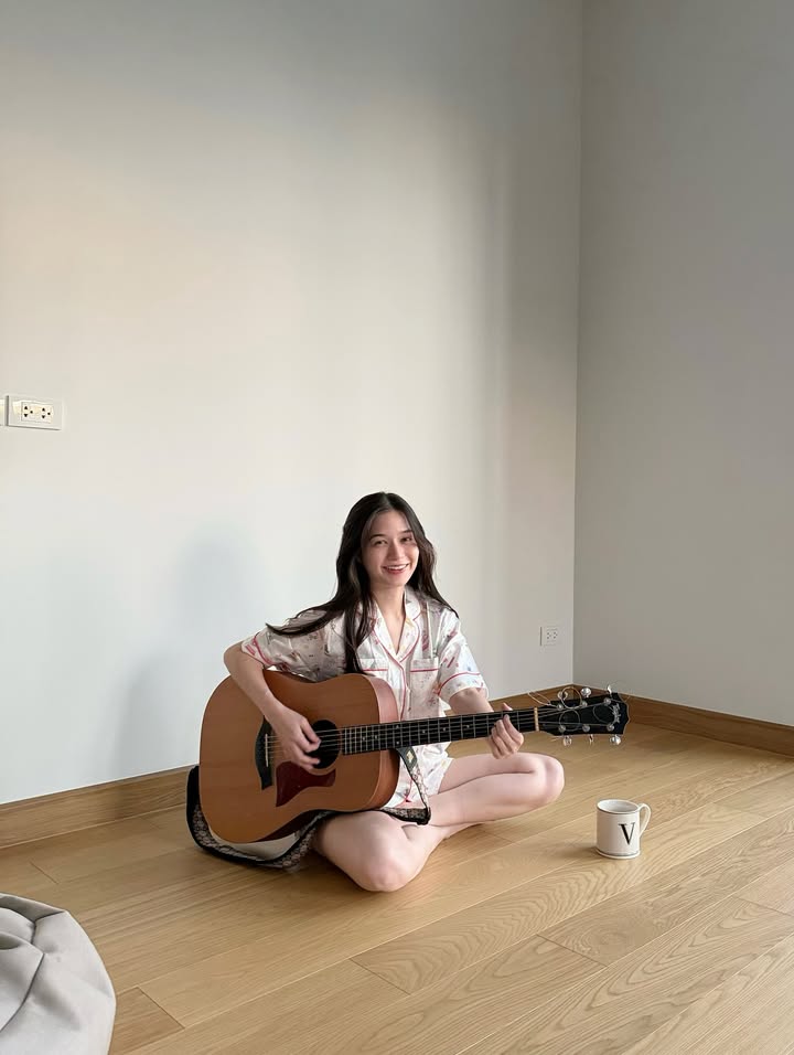 วี - วิโอเลต วอเทียร์