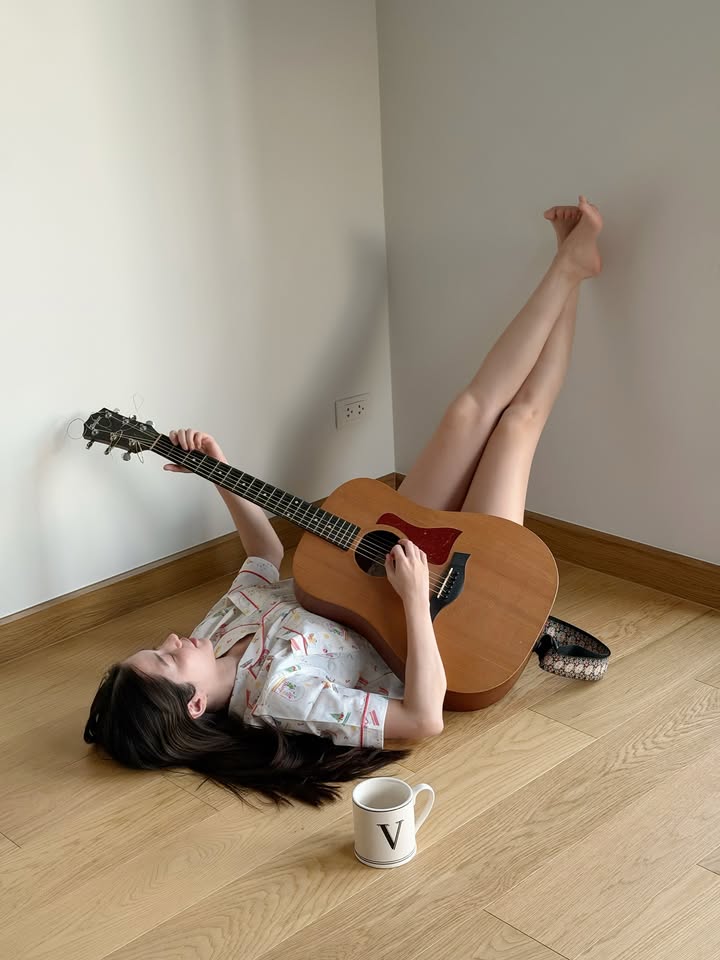 วี - วิโอเลต วอเทียร์