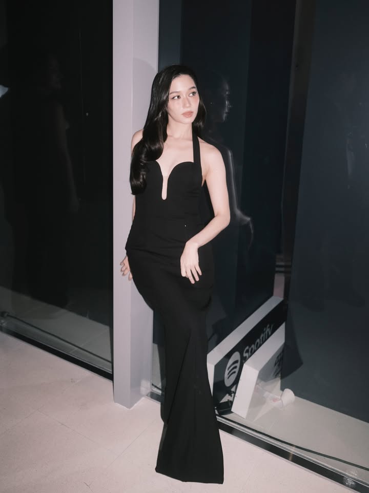 วี - วิโอเลต วอเทียร์