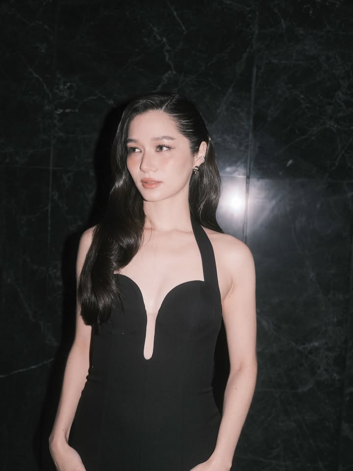 วี - วิโอเลต วอเทียร์