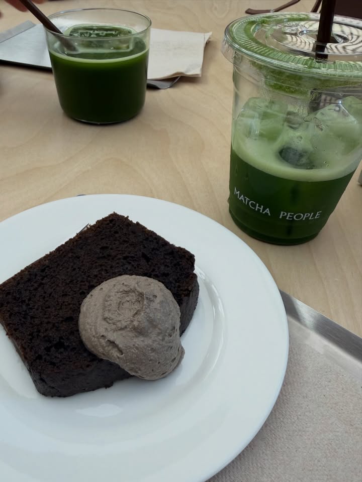 วี - วิโอเลต วอเทียร์