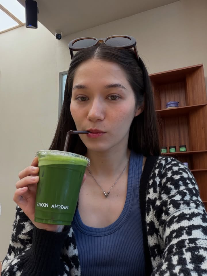 วี - วิโอเลต วอเทียร์