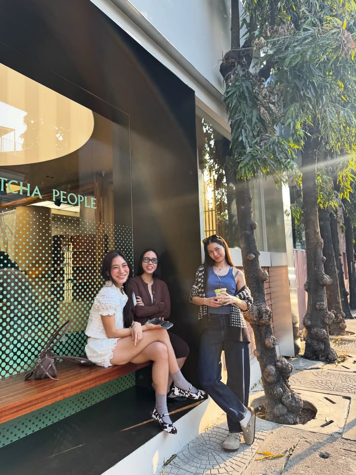 วี - วิโอเลต วอเทียร์