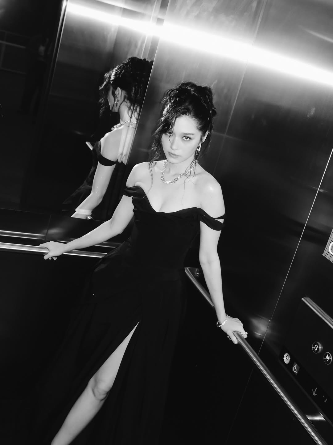 วี - วิโอเลต วอเทียร์