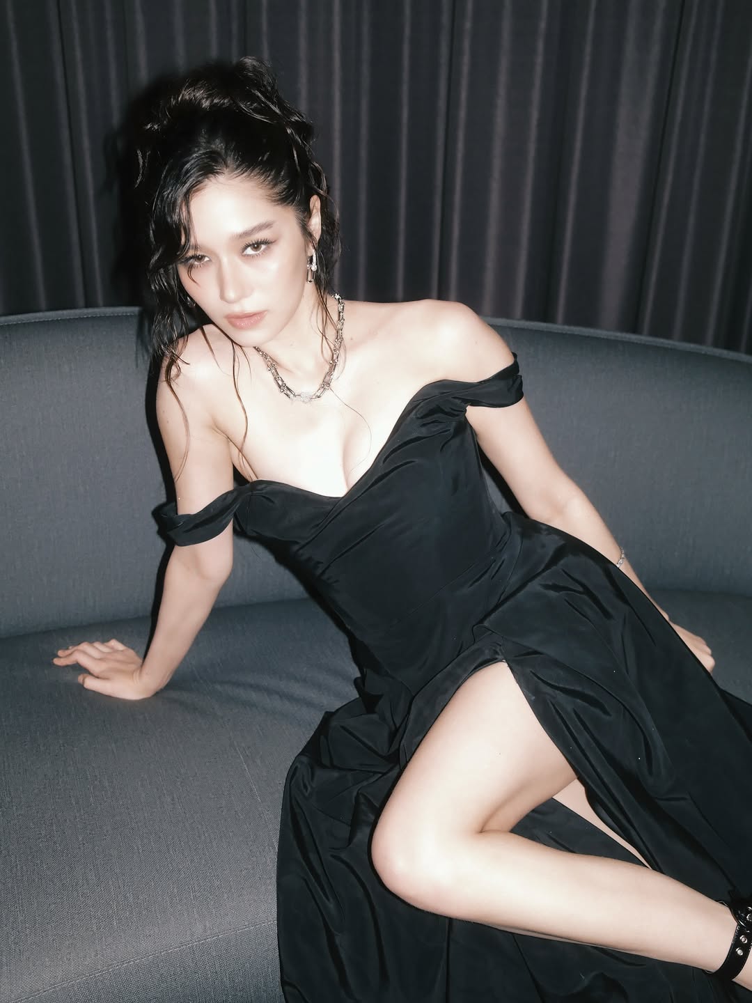 วี - วิโอเลต วอเทียร์