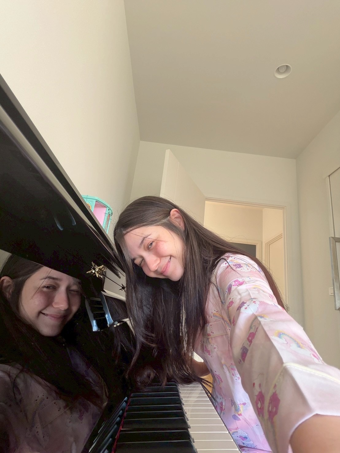 วี - วิโอเลต วอเทียร์