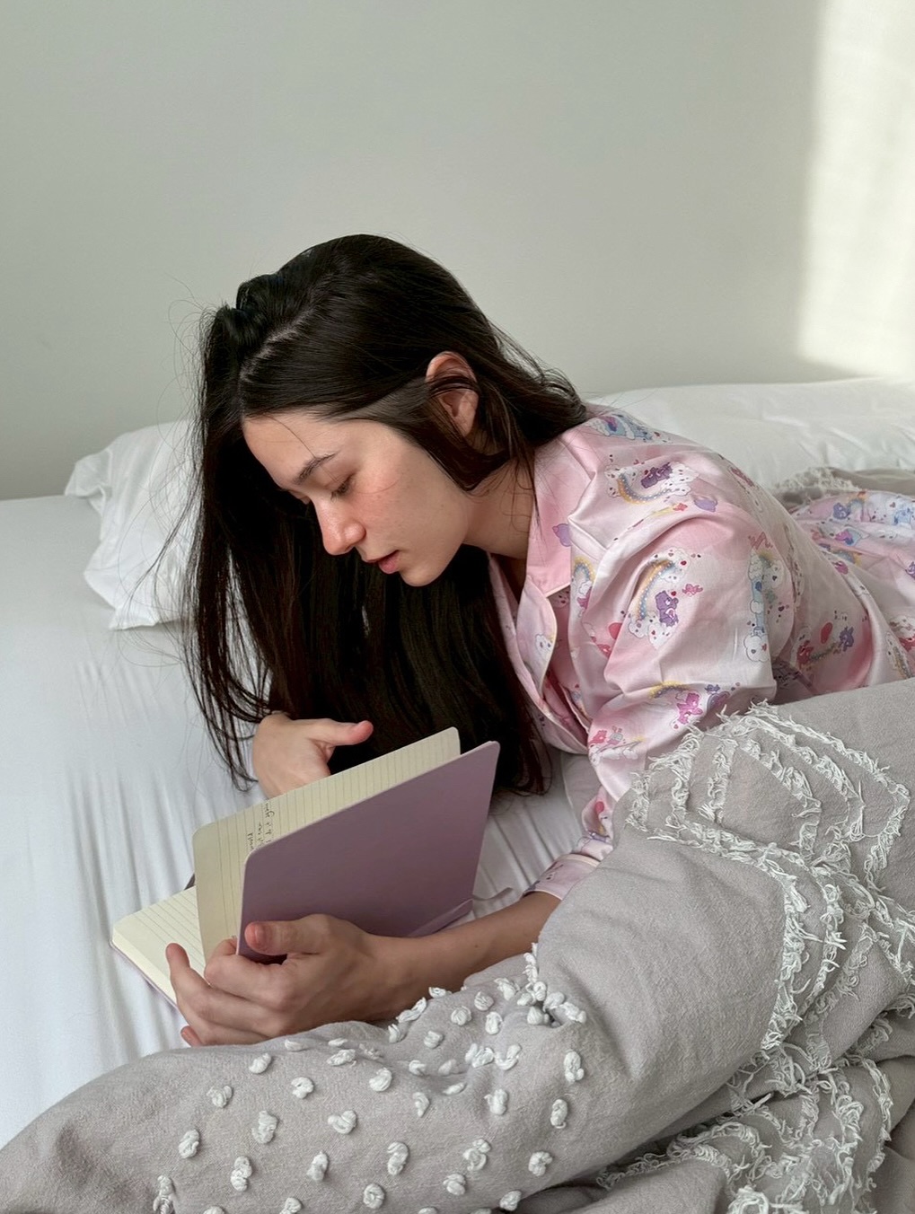 วี - วิโอเลต วอเทียร์