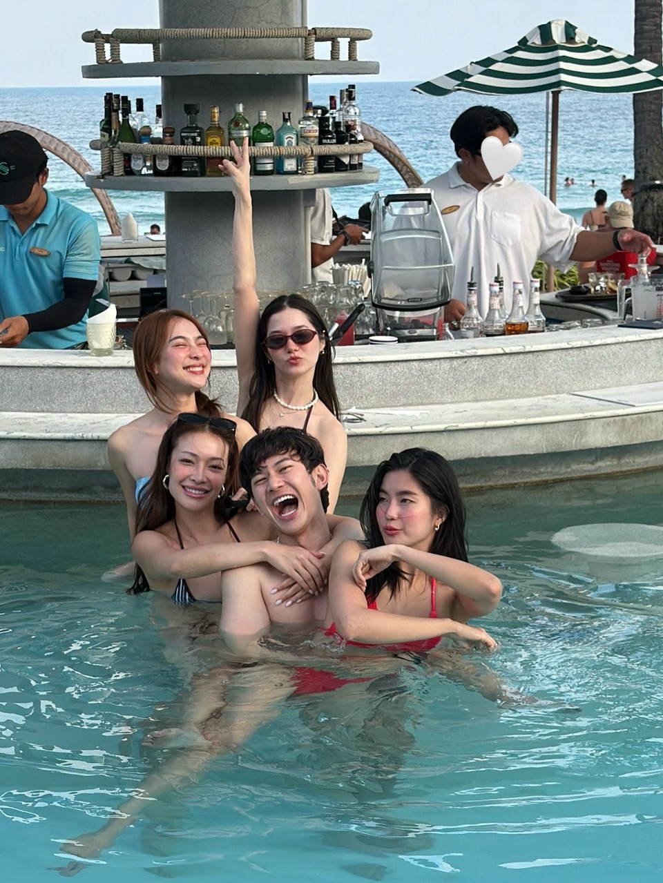 วี - วิโอเลต วอเทียร์