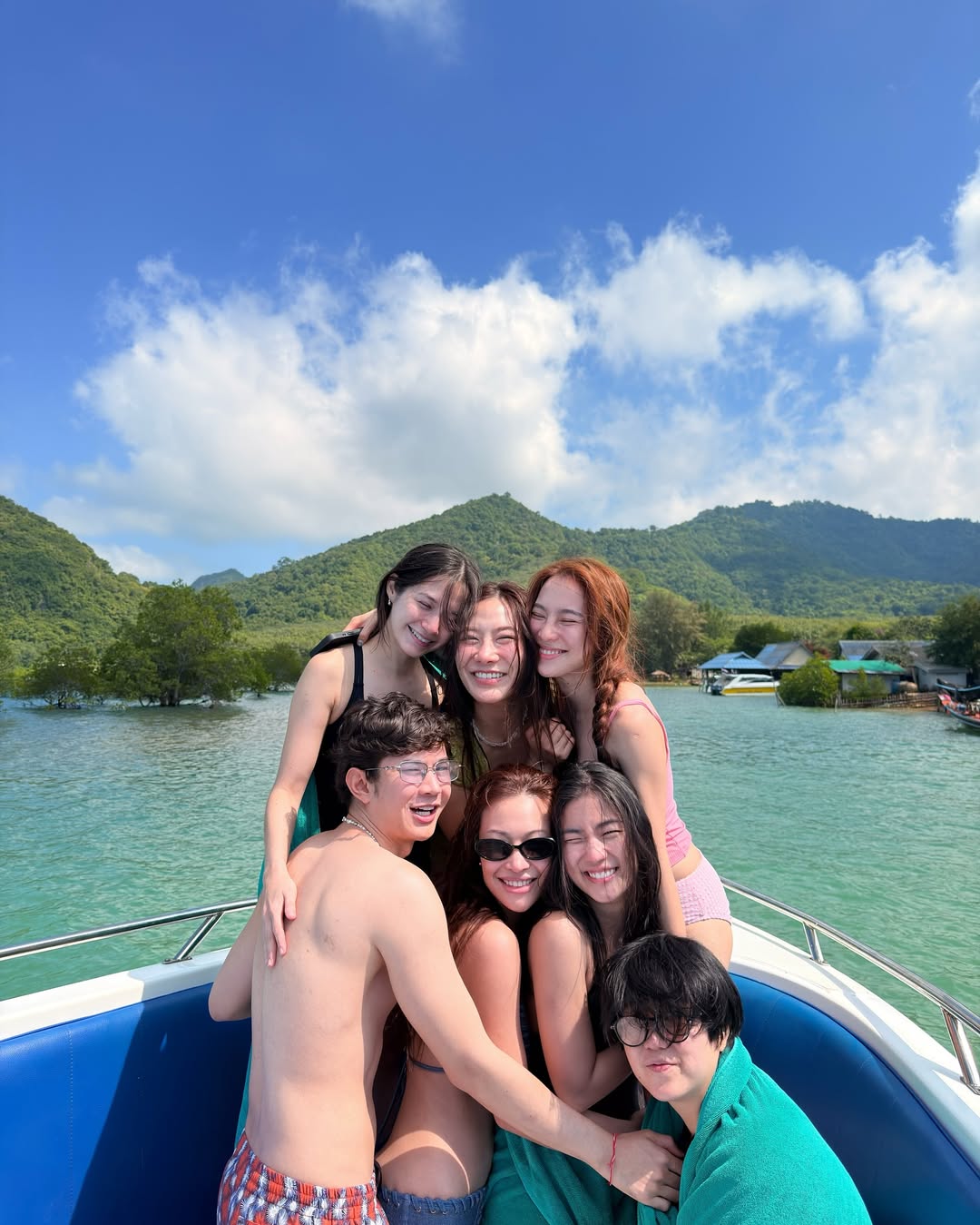 วี - วิโอเลต วอเทียร์