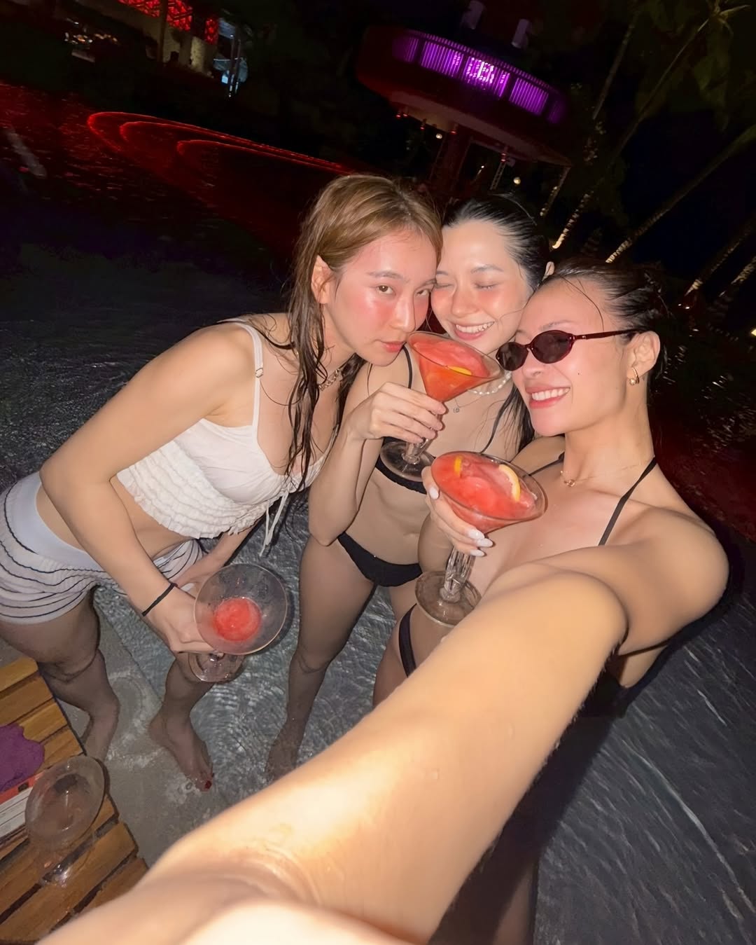 วี - วิโอเลต วอเทียร์