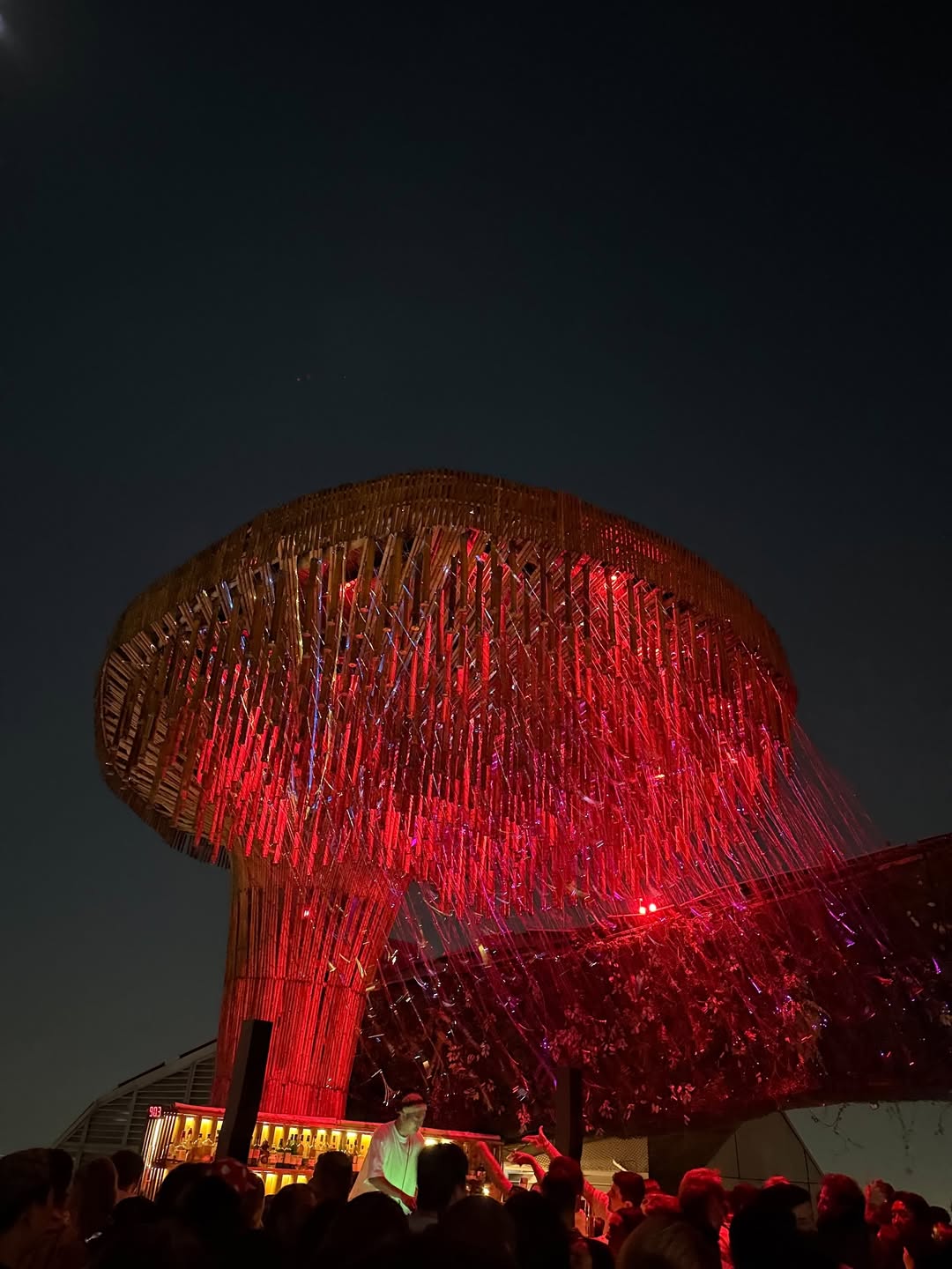 วี - วิโอเลต วอเทียร์