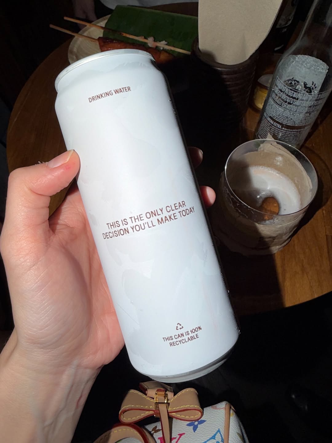 วี - วิโอเลต วอเทียร์