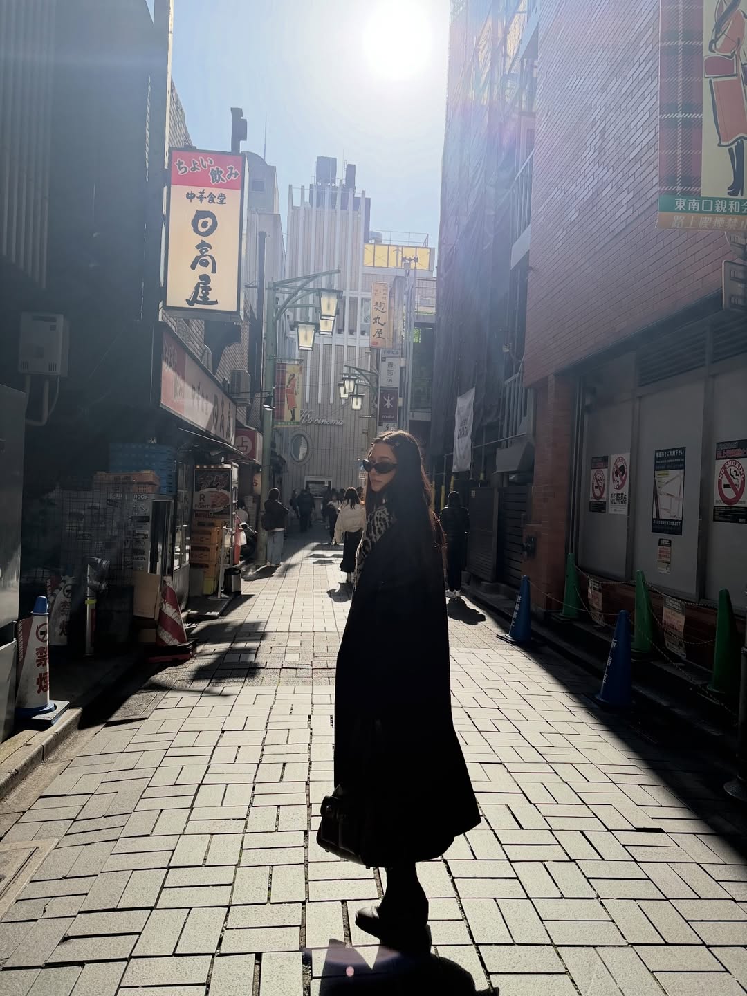 วี - วิโอเลต วอเทียร์