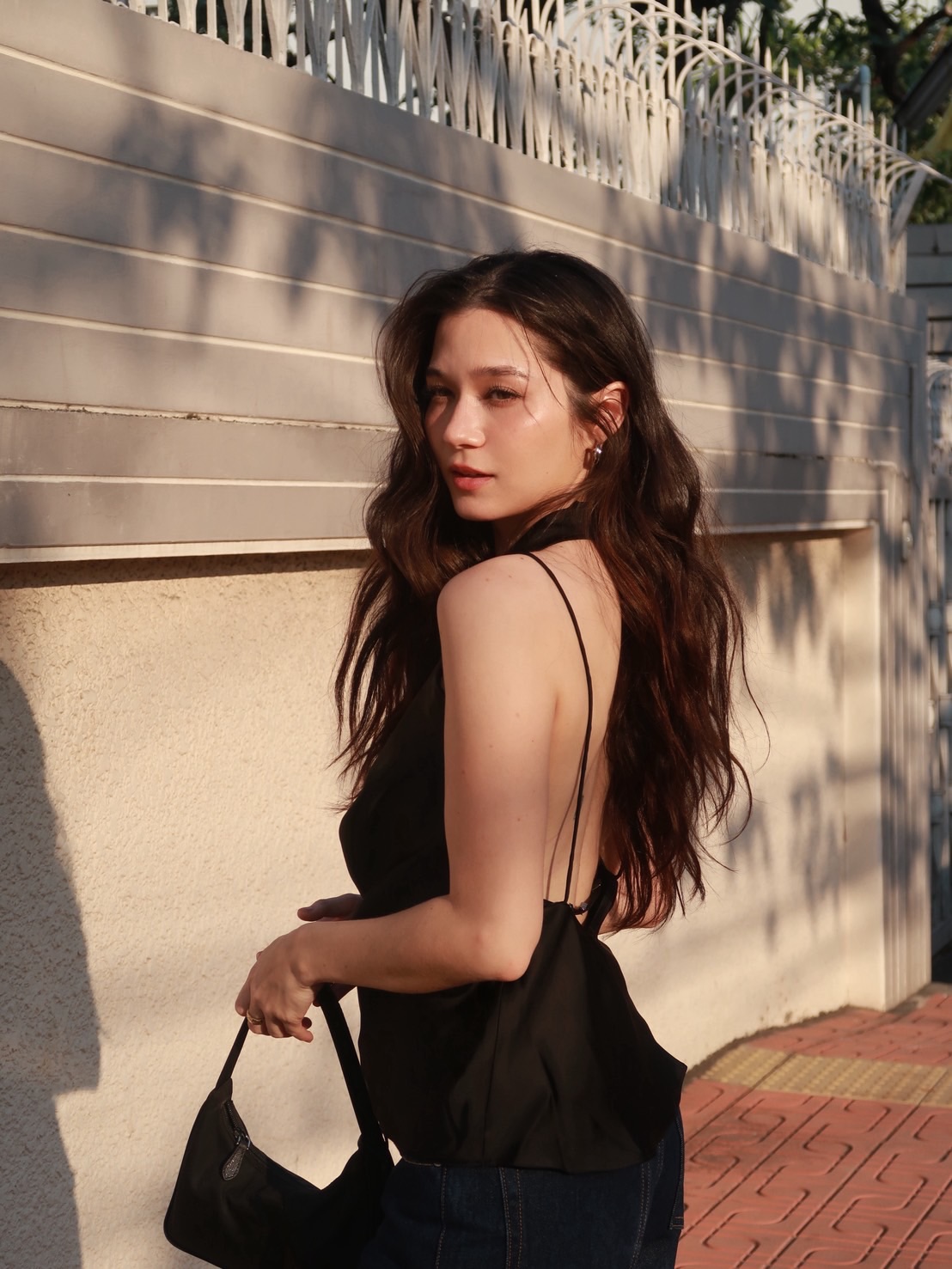 วี - วิโอเลต วอเทียร์