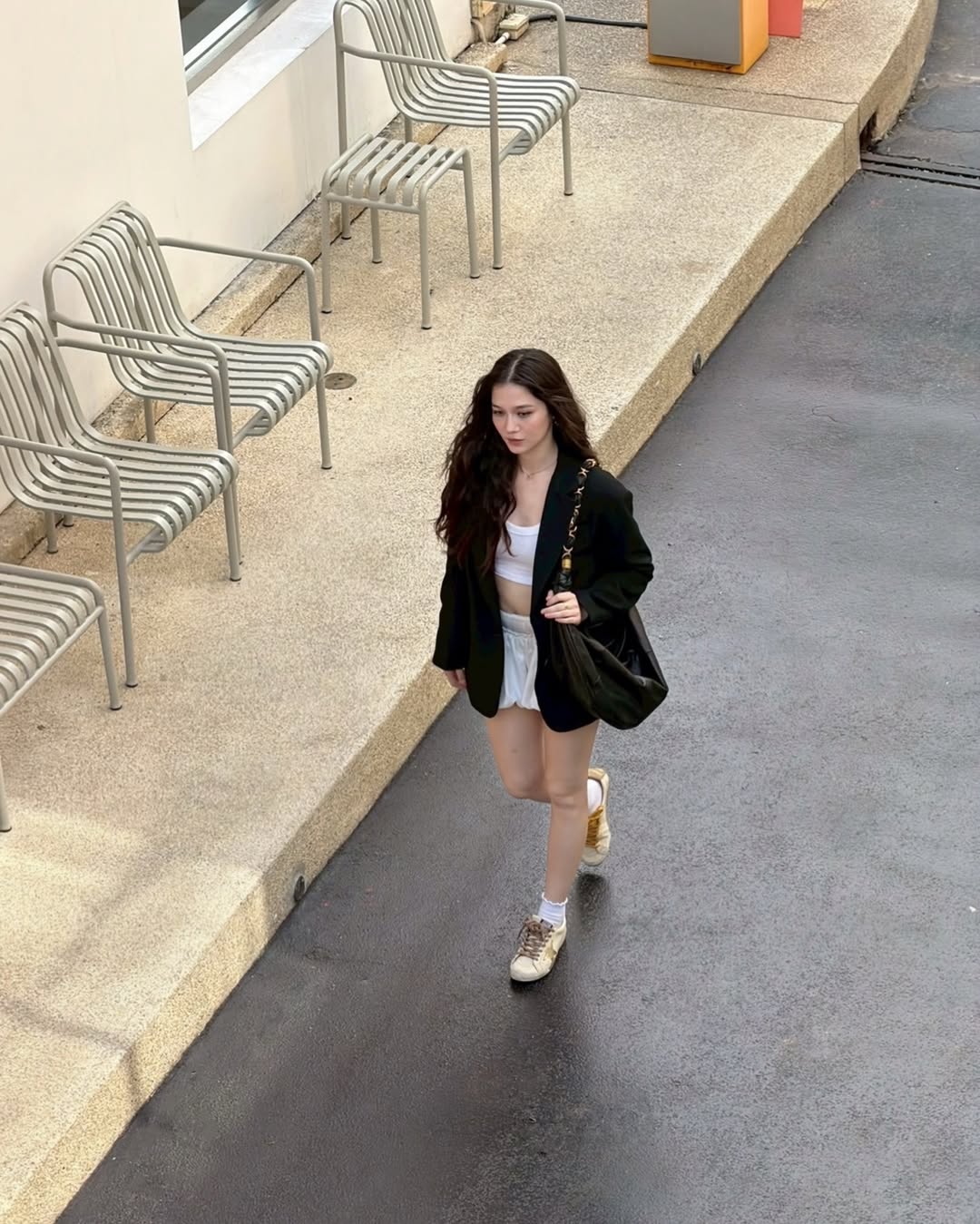 วี - วิโอเลต วอเทียร์