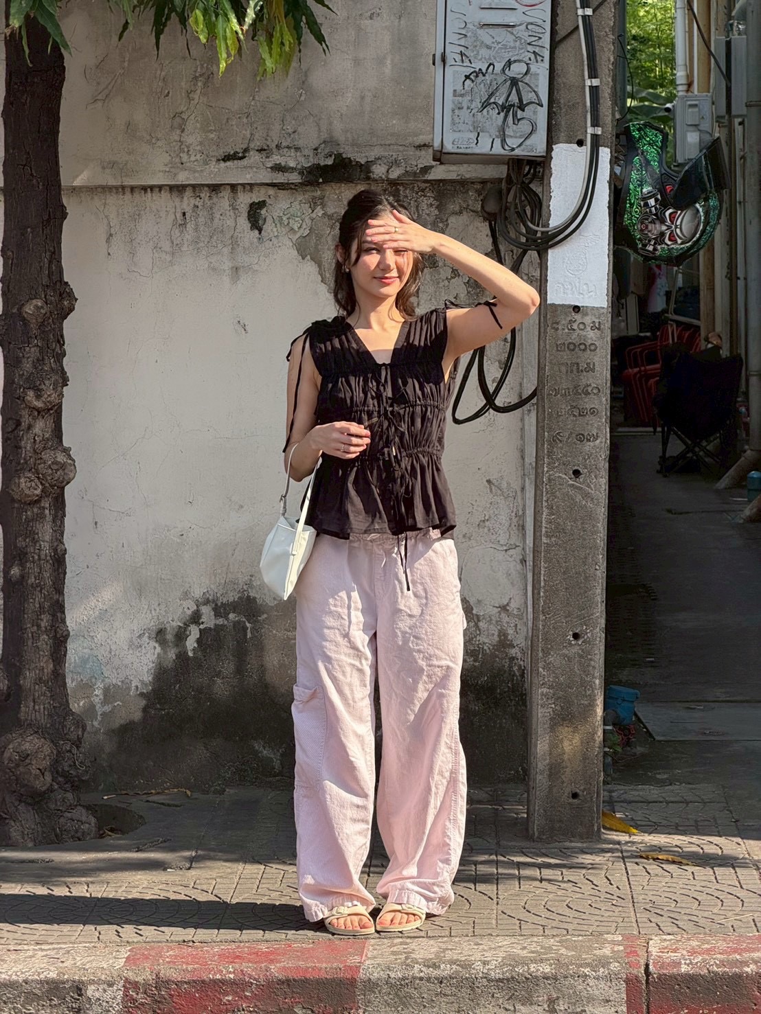 วี - วิโอเลต วอเทียร์