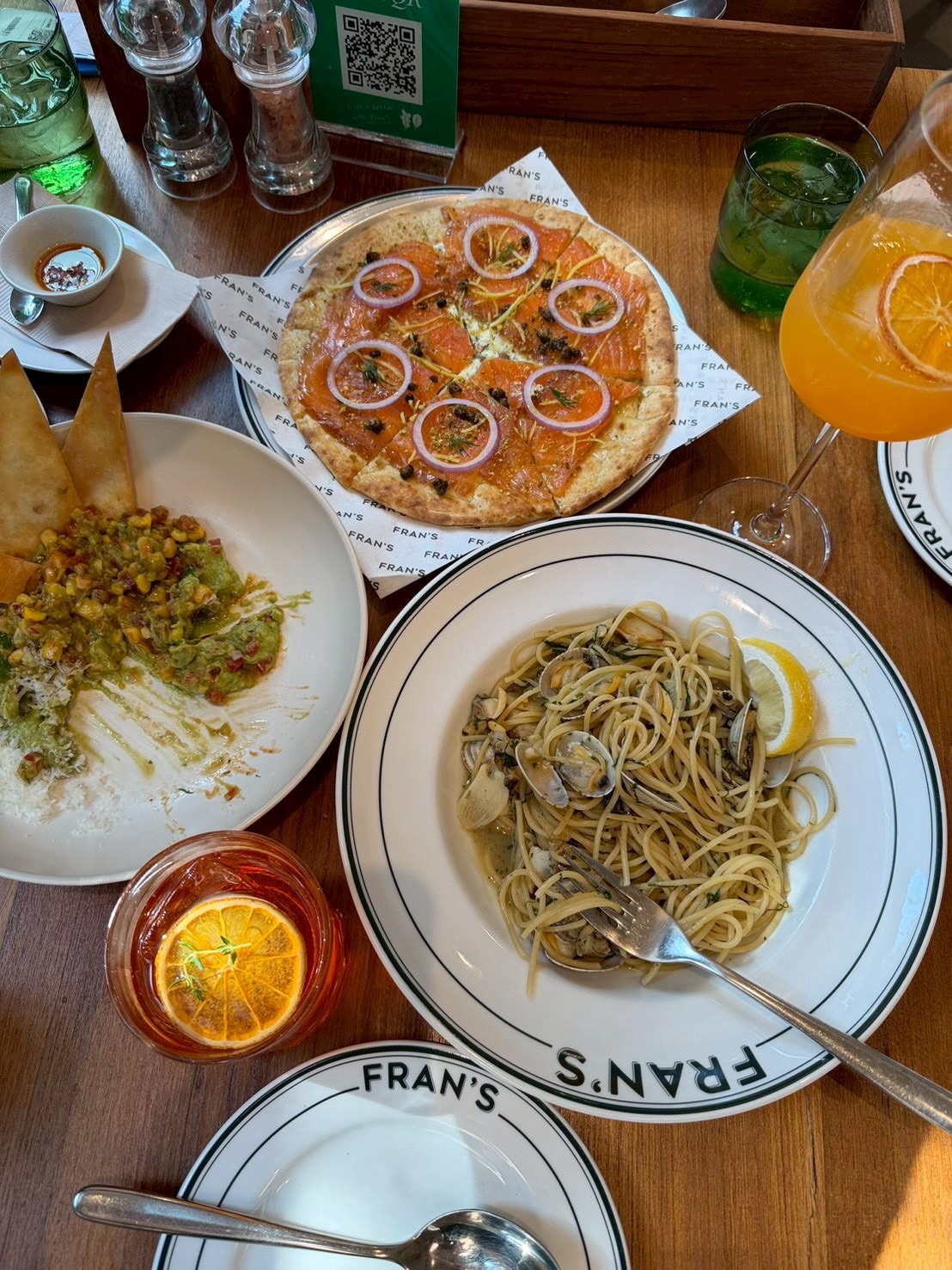 วี - วิโอเลต วอเทียร์