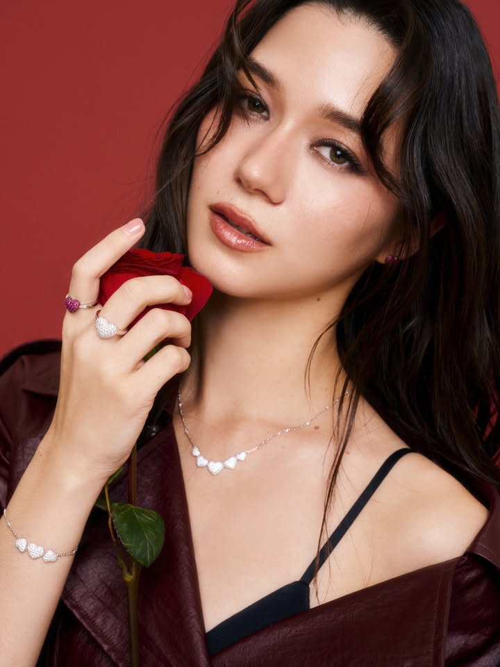 วี - วิโอเลต วอเทียร์