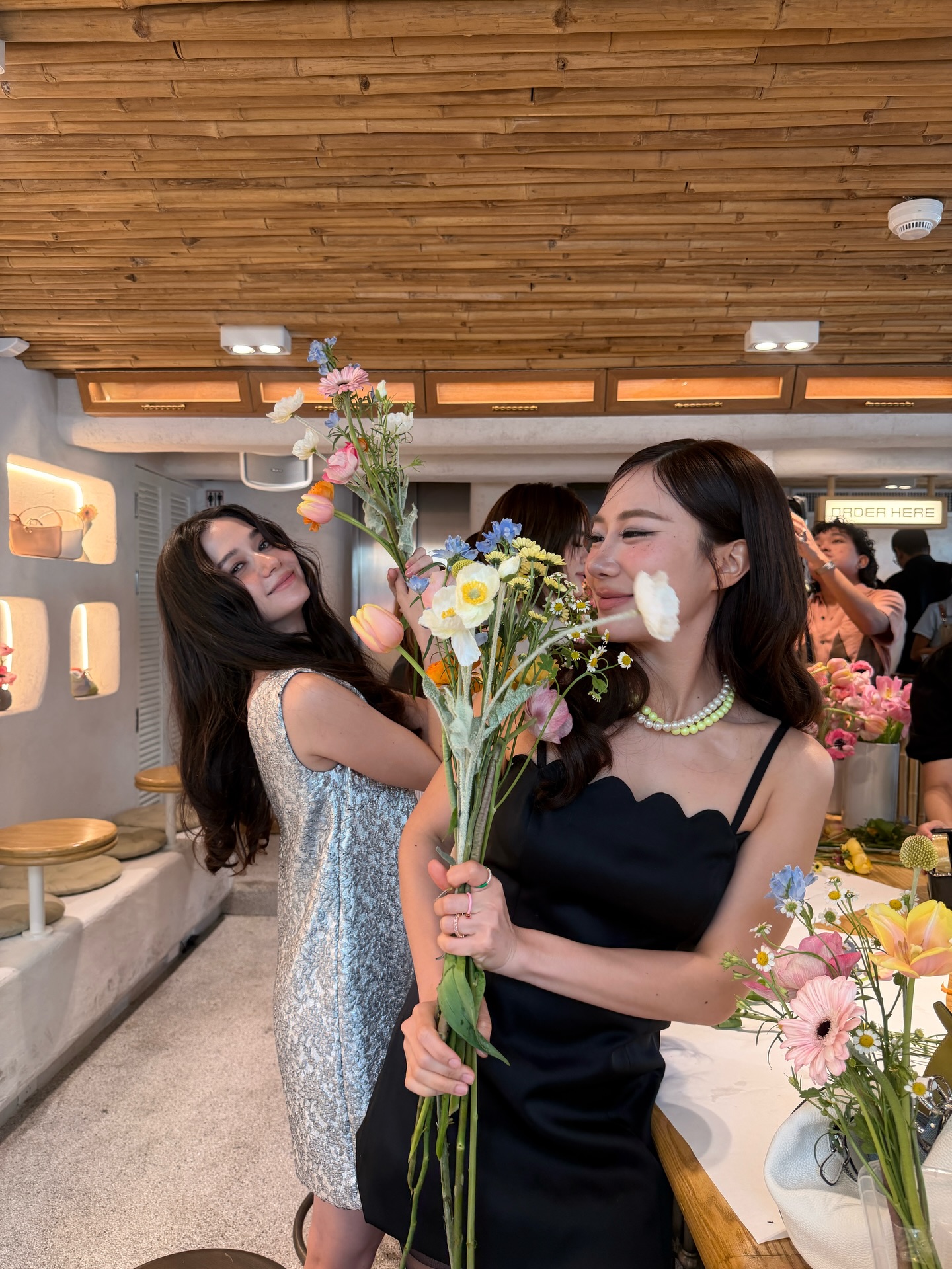 วี - วิโอเลต วอเทียร์