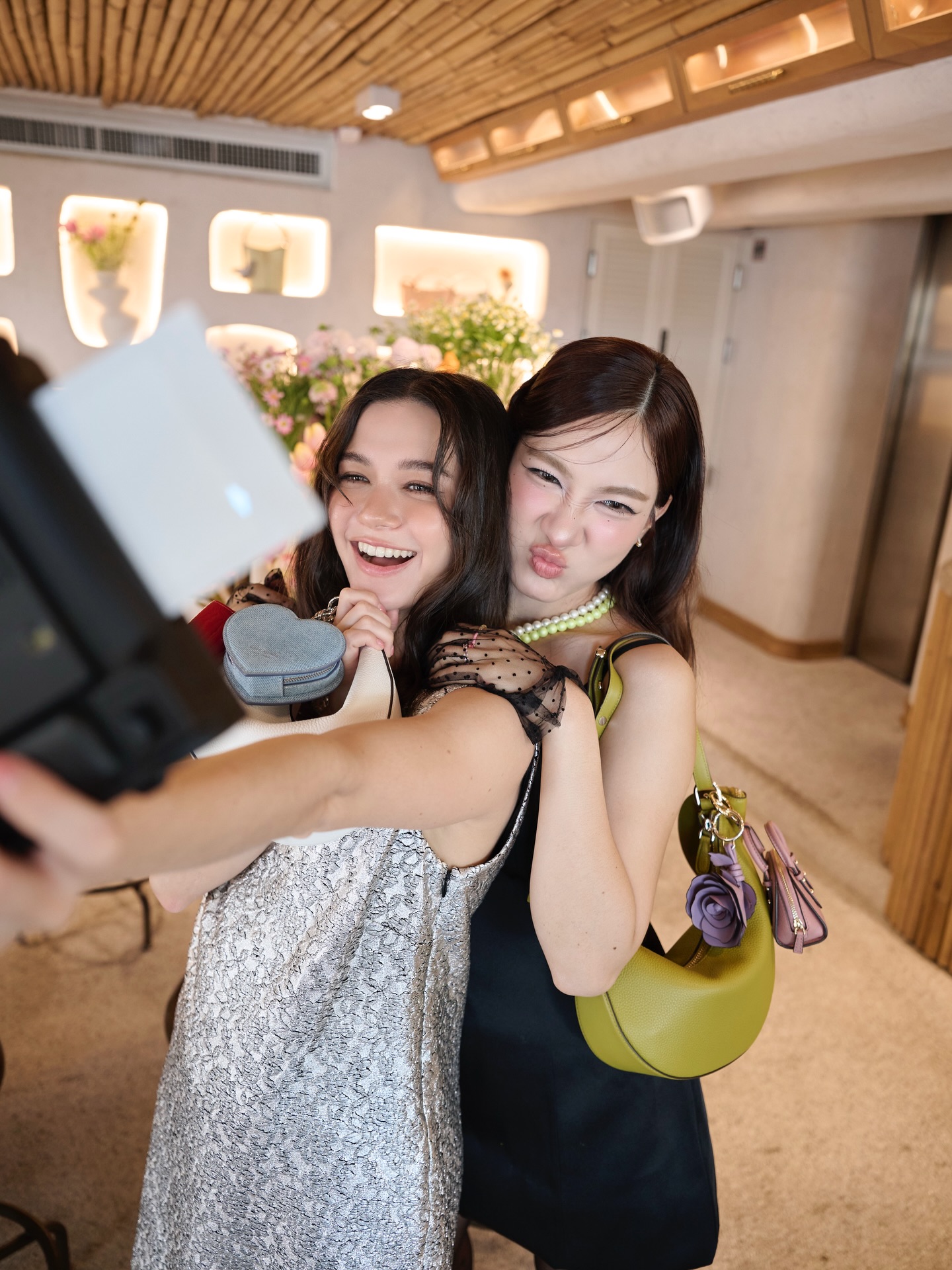 วี - วิโอเลต วอเทียร์