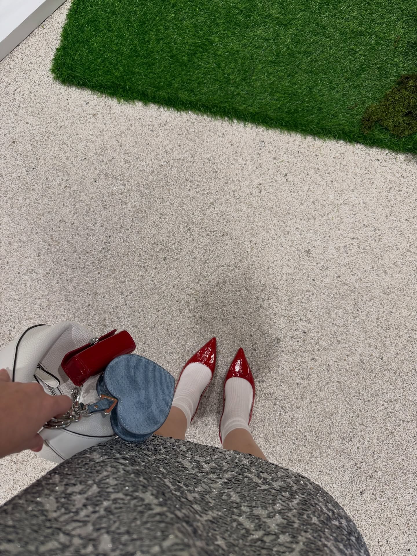 วี - วิโอเลต วอเทียร์