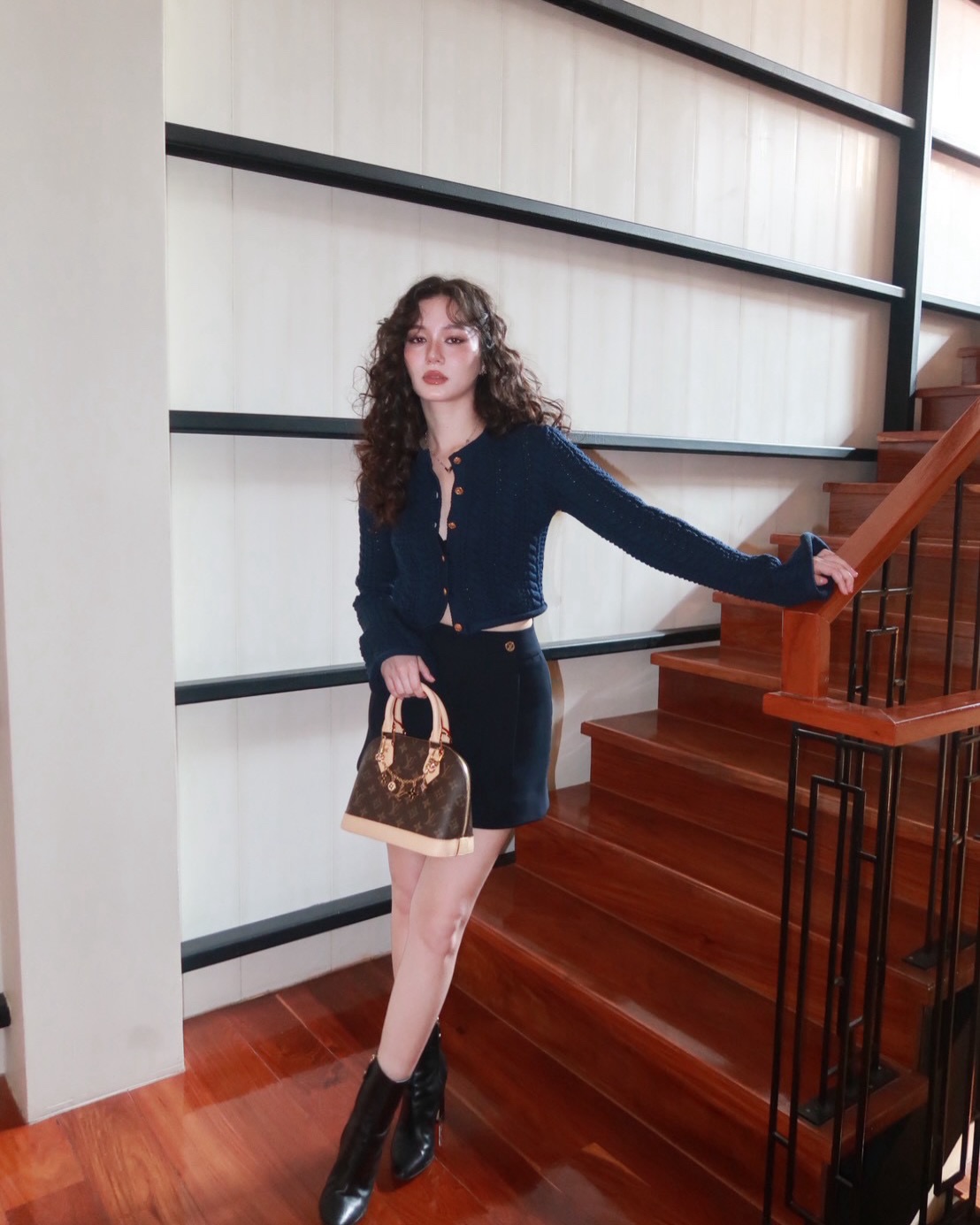 วี - วิโอเลต วอเทียร์