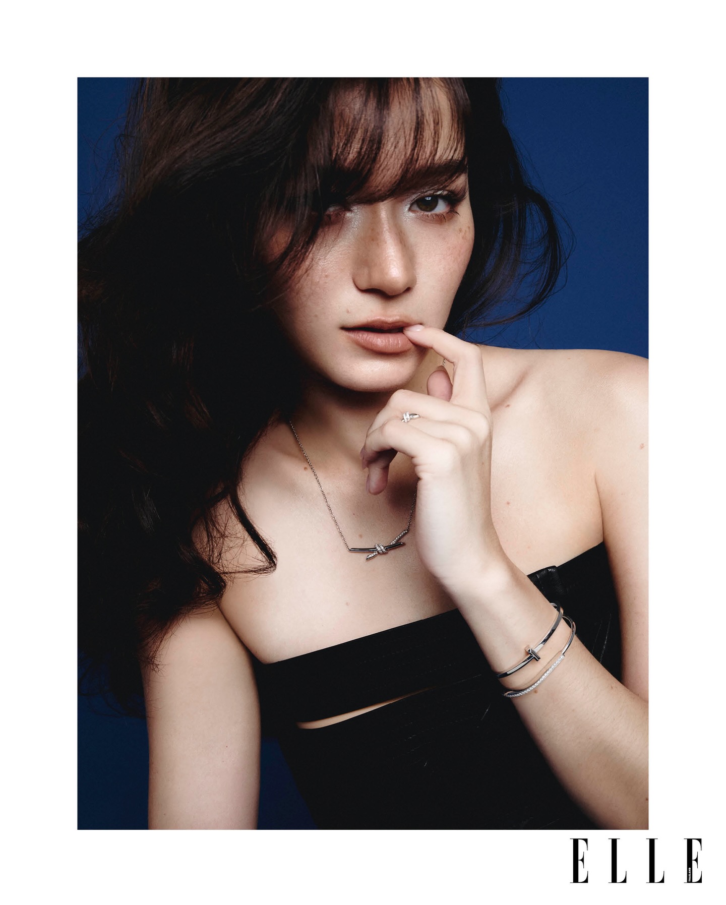 วี - วิโอเลต วอเทียร์