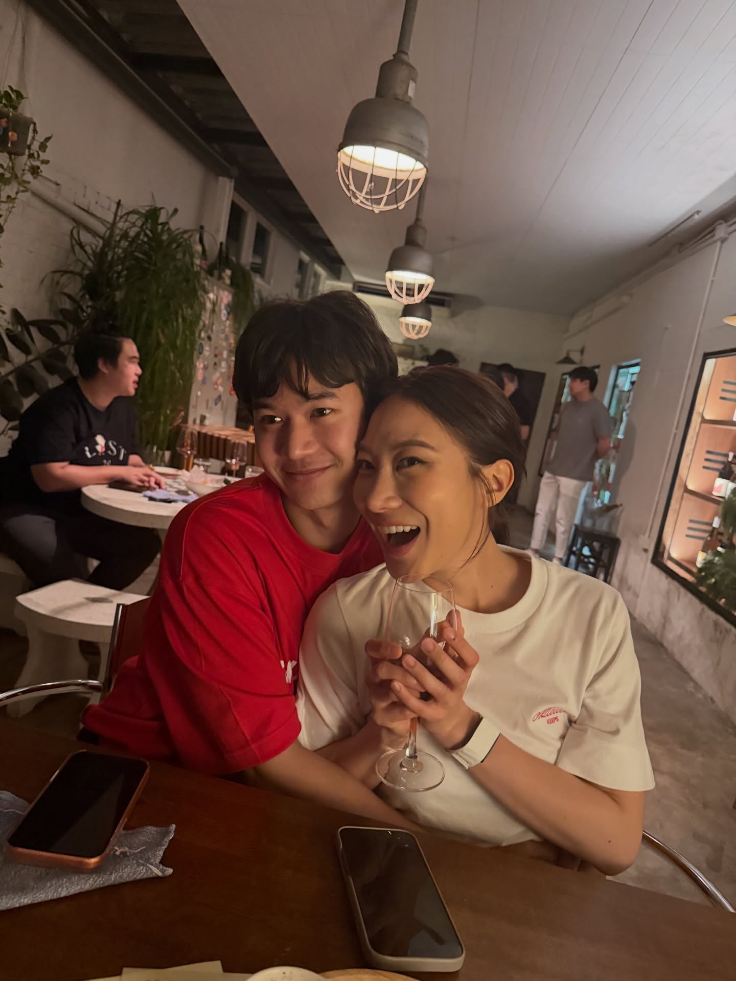 วี - วิโอเลต วอเทียร์