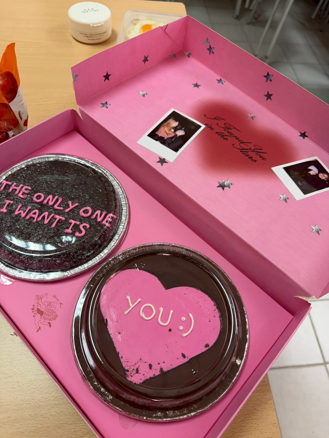 วี - วิโอเลต วอเทียร์