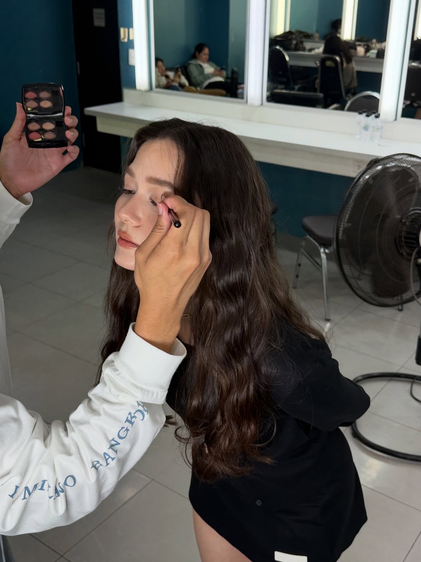 วี - วิโอเลต วอเทียร์