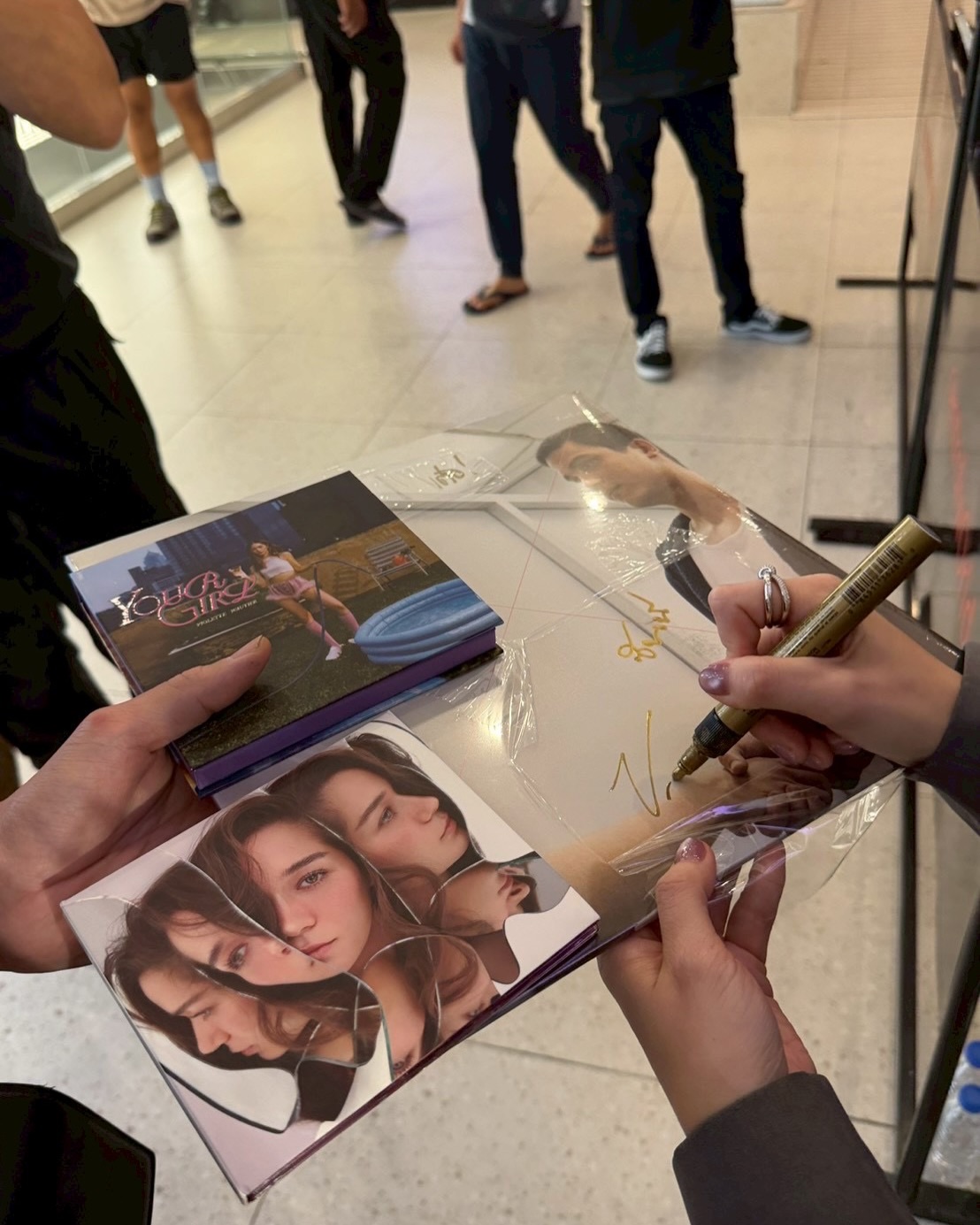 วี - วิโอเลต วอเทียร์