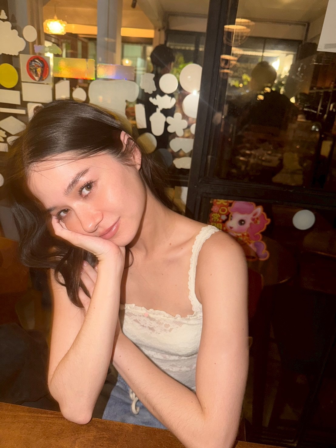 วี - วิโอเลต วอเทียร์