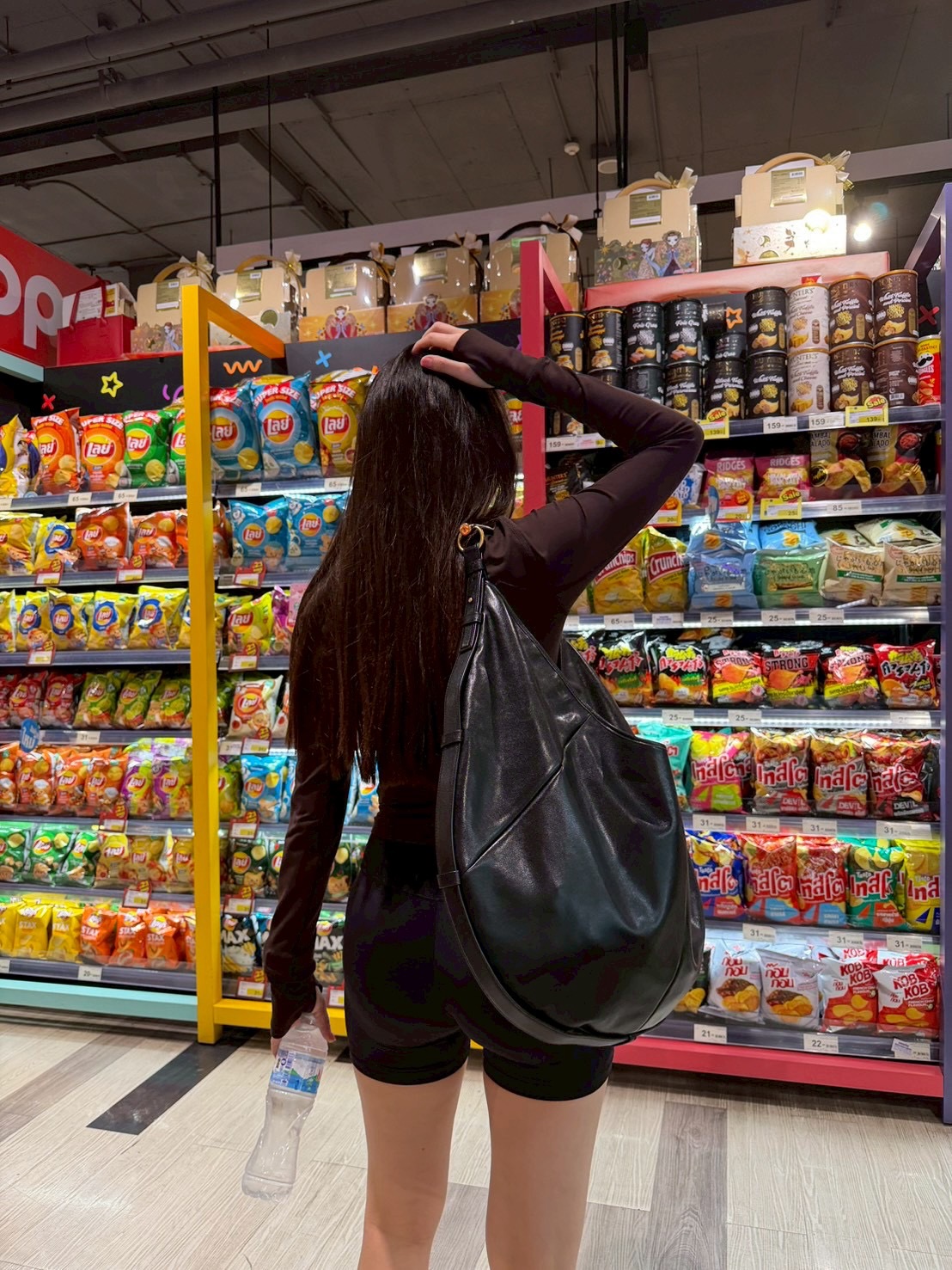 วี - วิโอเลต วอเทียร์