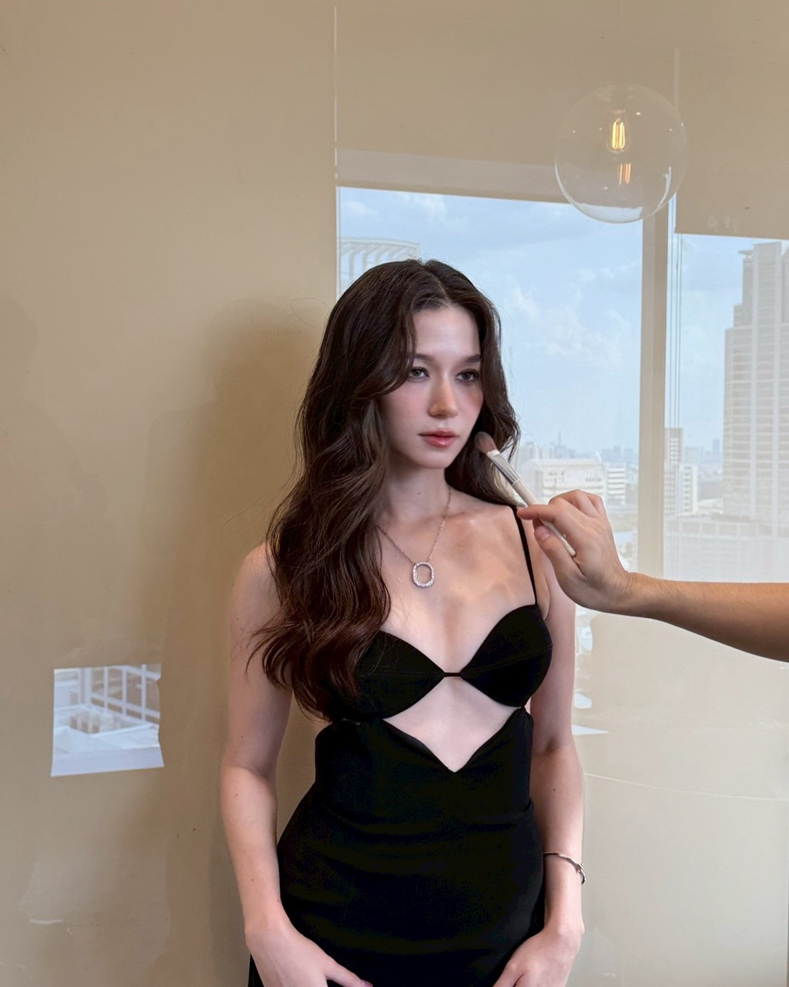 วี - วิโอเลต วอเทียร์