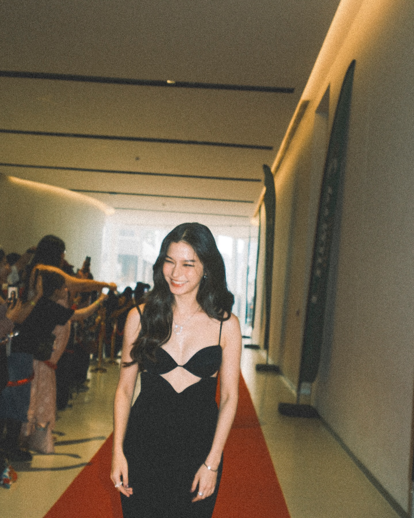 วี - วิโอเลต วอเทียร์