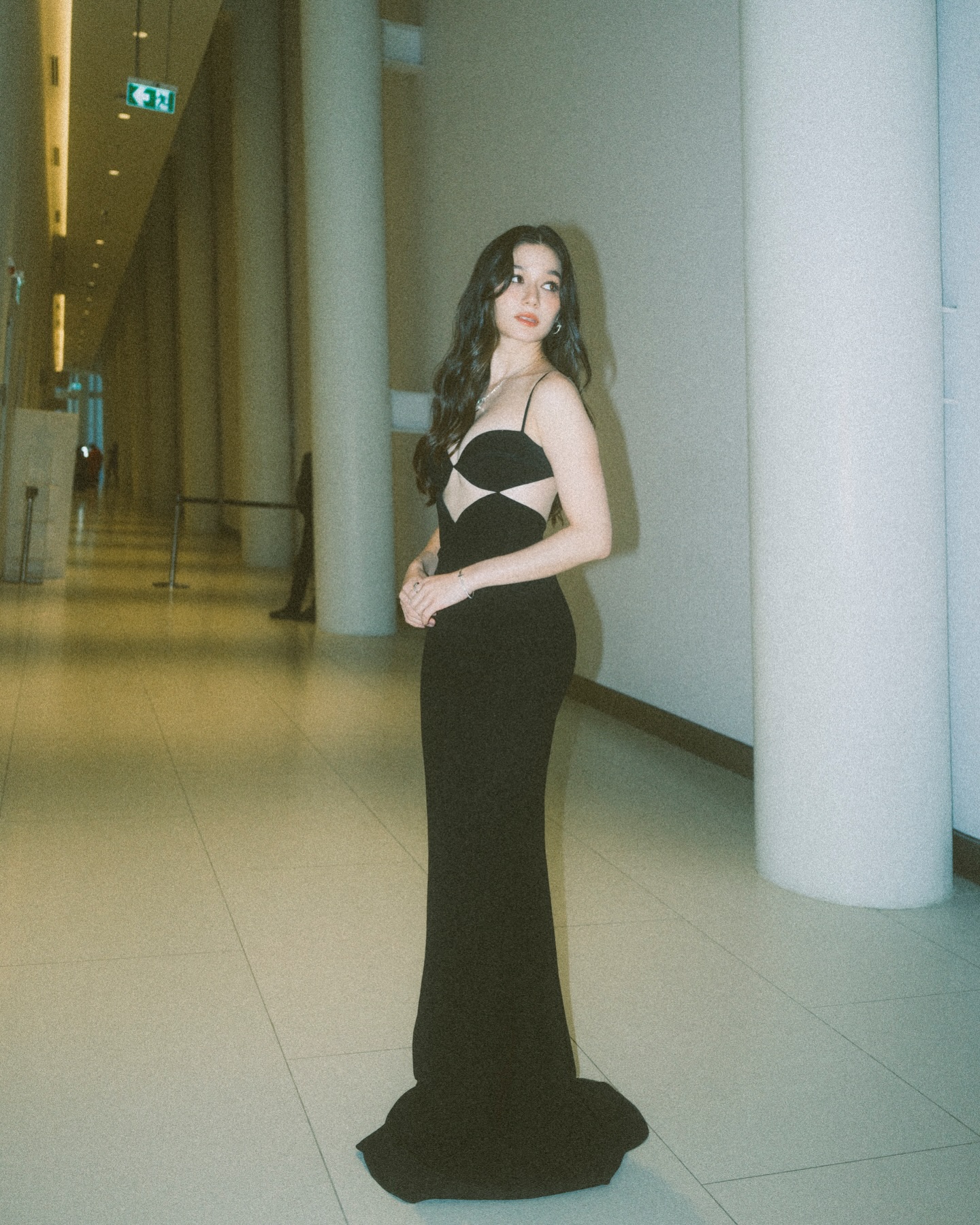 วี - วิโอเลต วอเทียร์