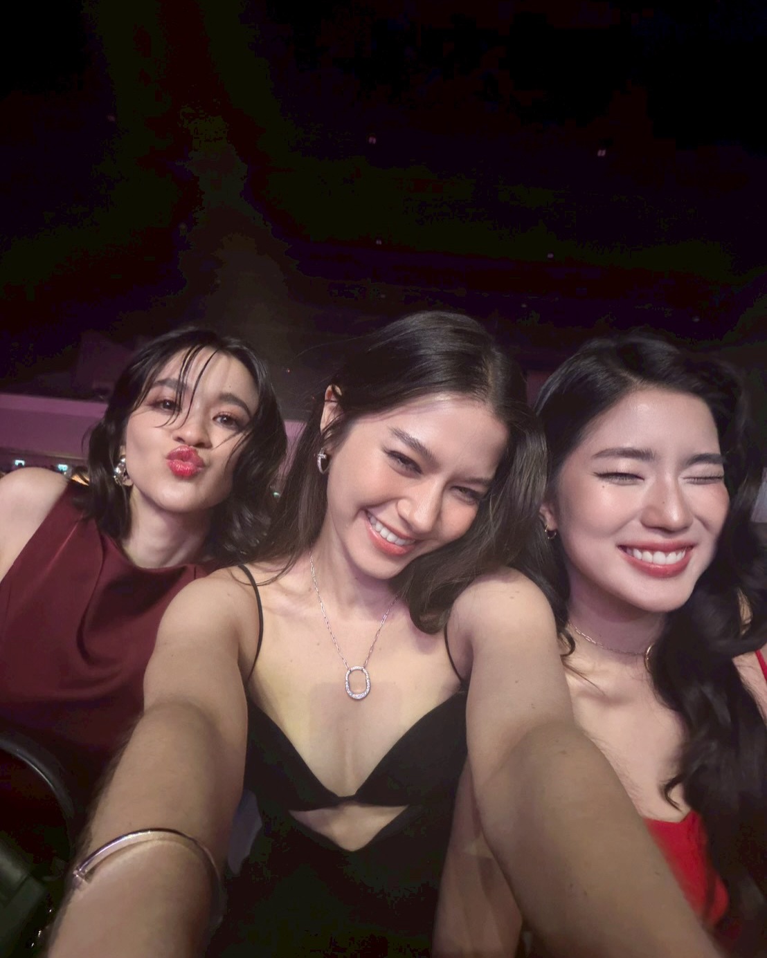 วี - วิโอเลต วอเทียร์