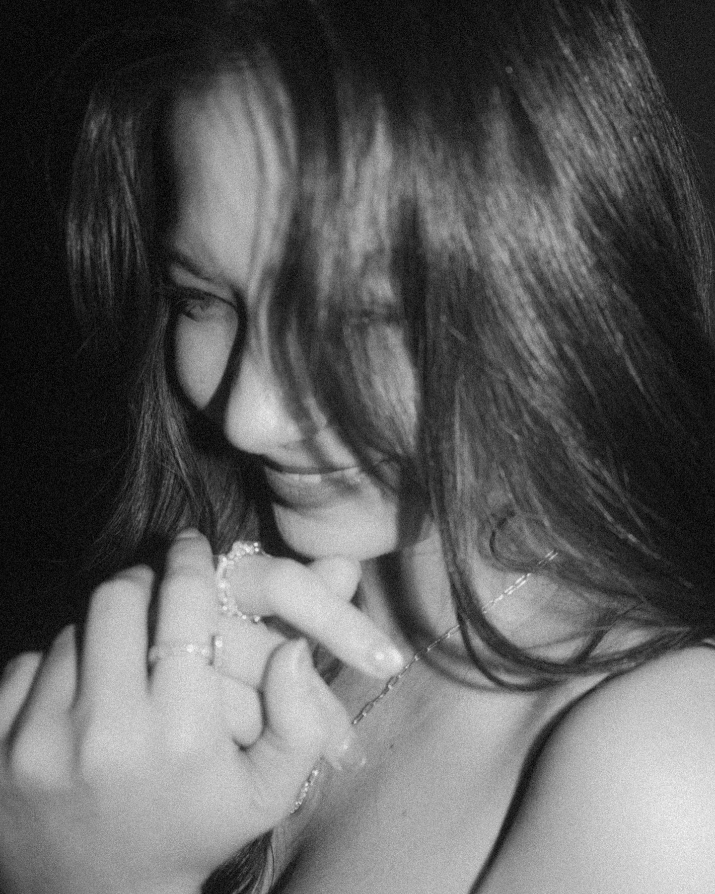 วี - วิโอเลต วอเทียร์