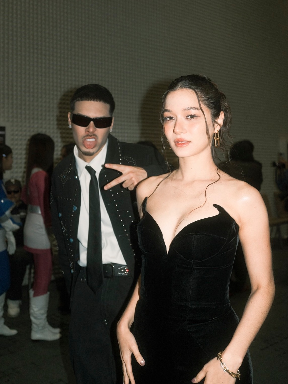 วี - วิโอเลต วอเทียร์