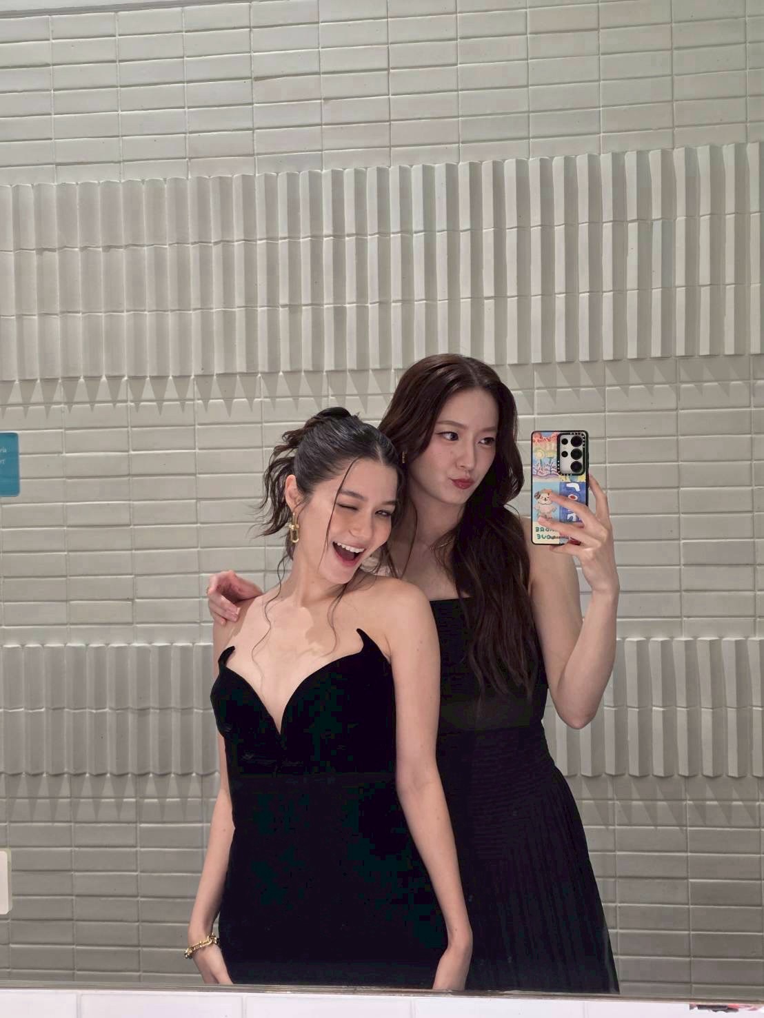 วี - วิโอเลต วอเทียร์