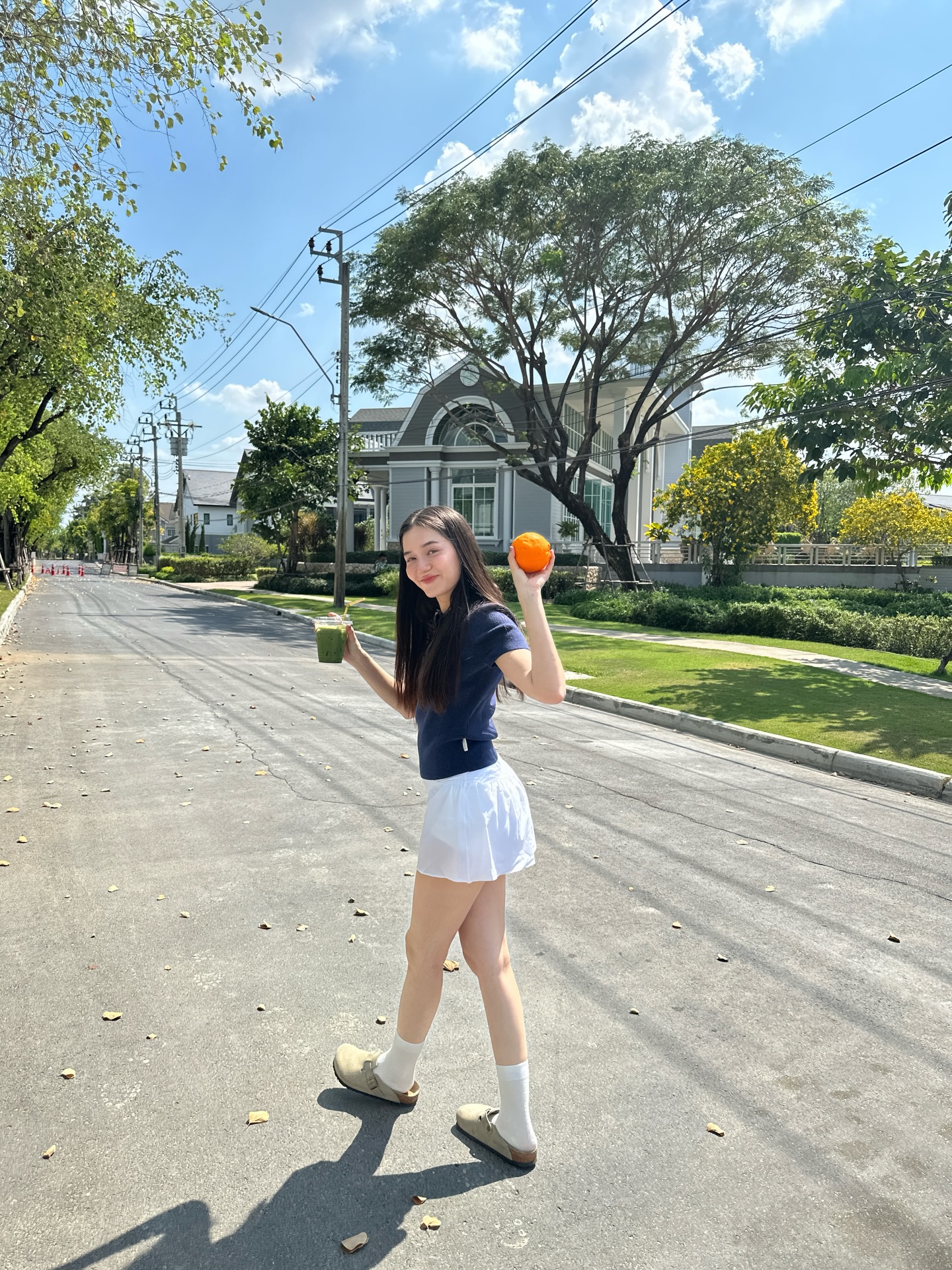 วี - วิโอเลต วอเทียร์