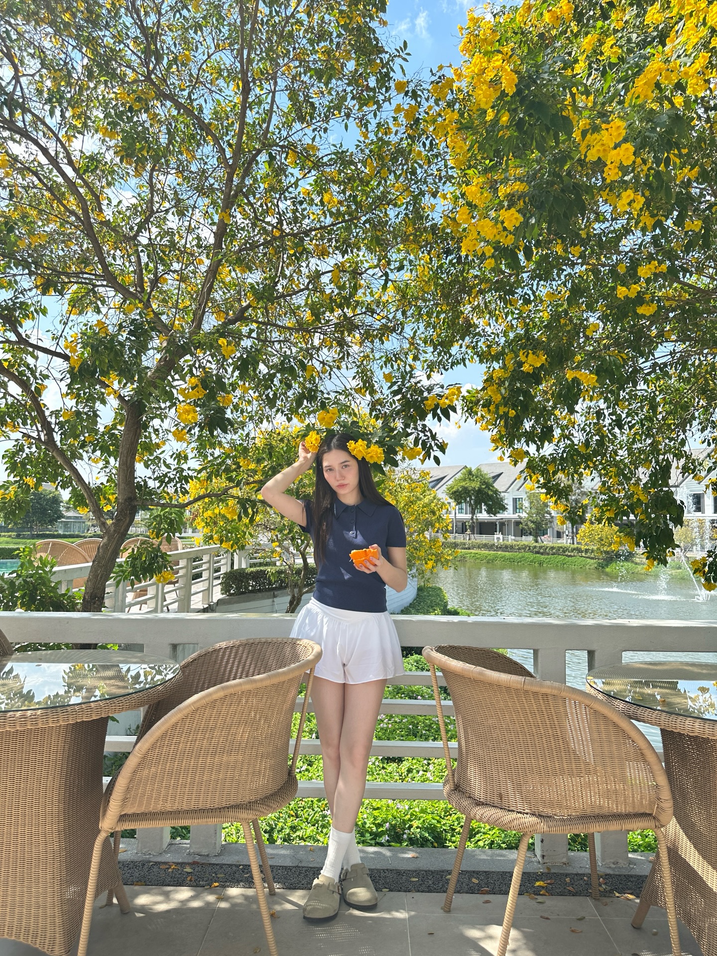 วี - วิโอเลต วอเทียร์