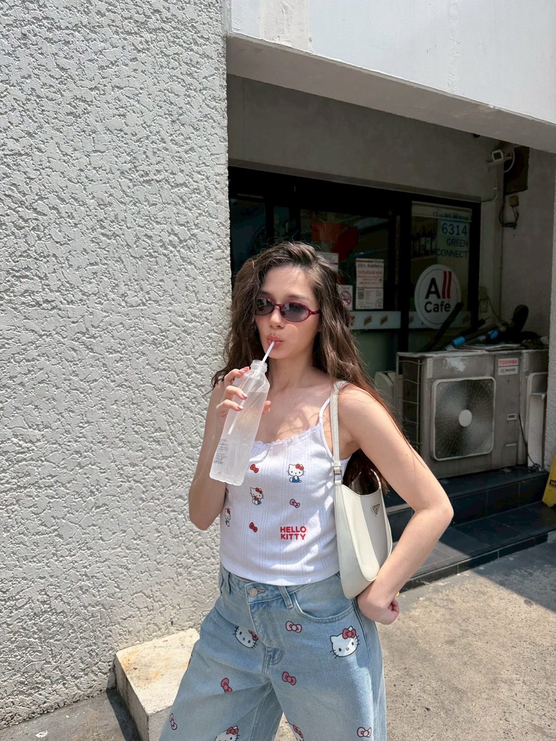 วี - วิโอเลต วอเทียร์