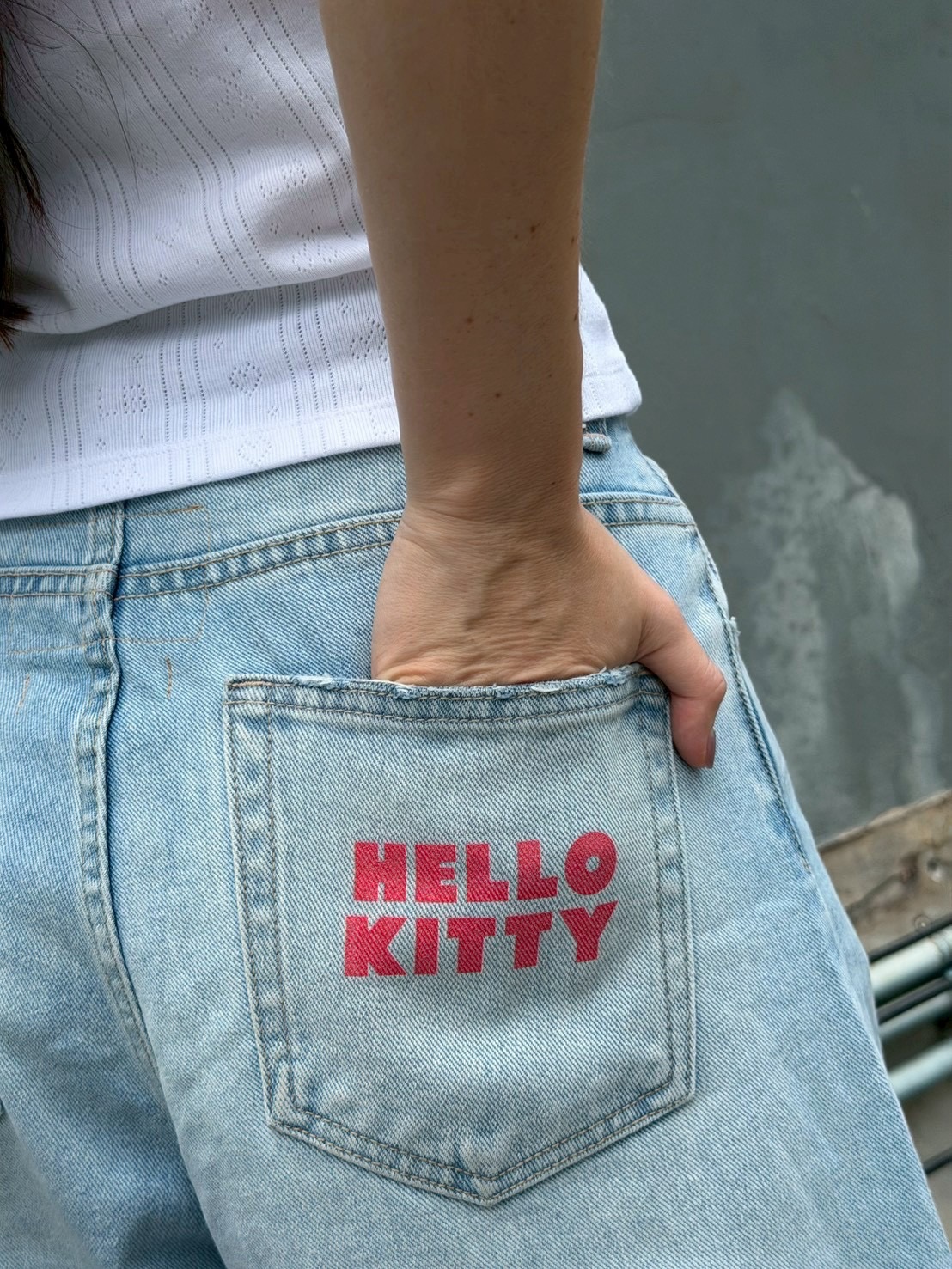 วี - วิโอเลต วอเทียร์