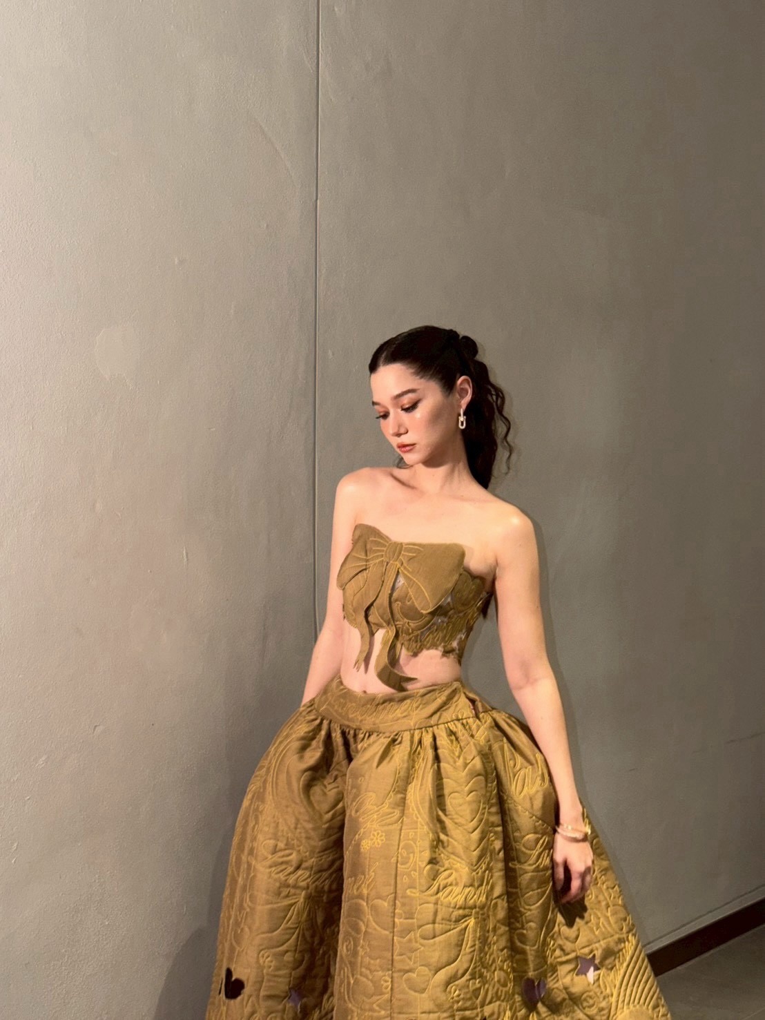 วี - วิโอเลต วอเทียร์