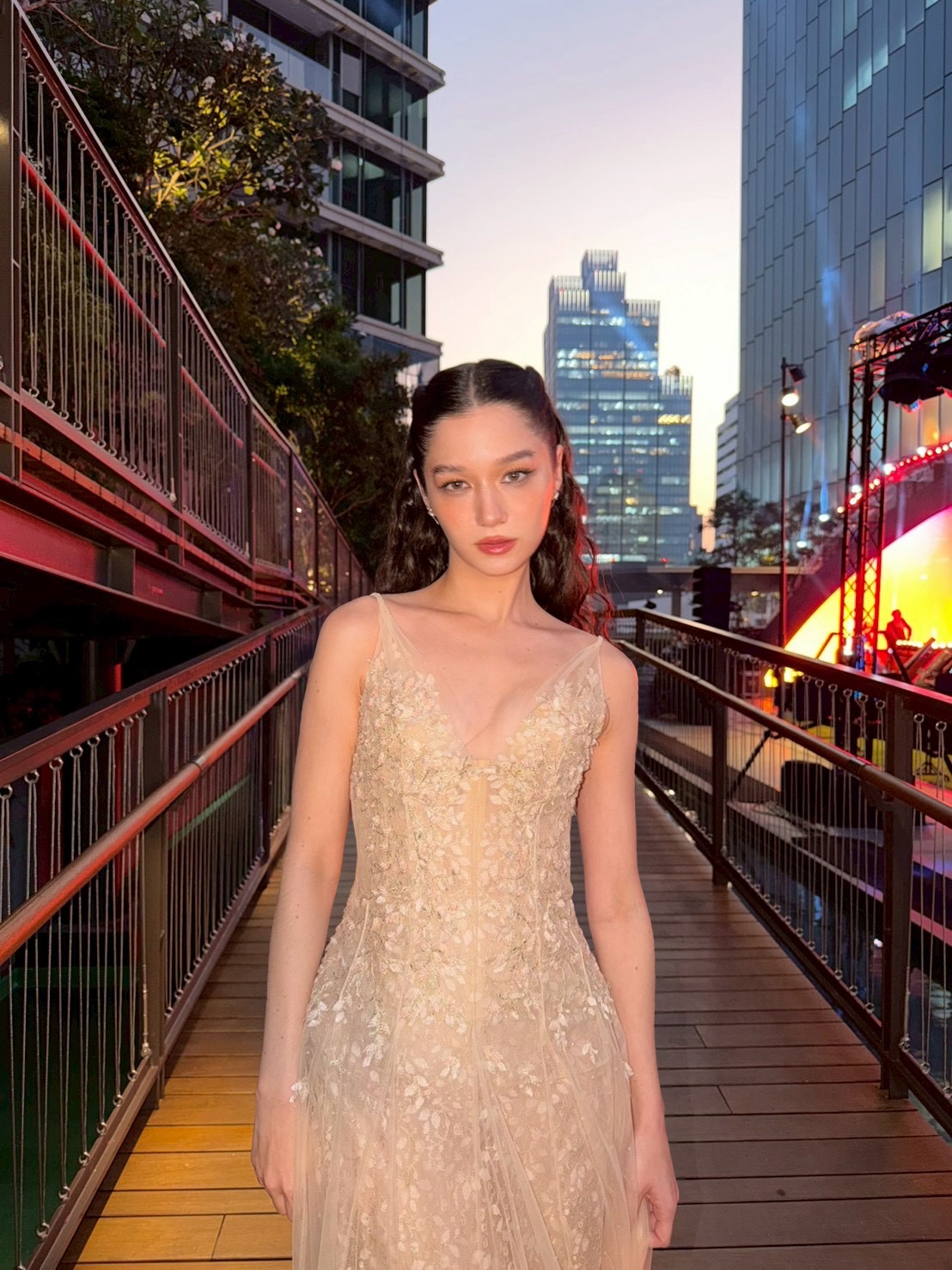 วี - วิโอเลต วอเทียร์